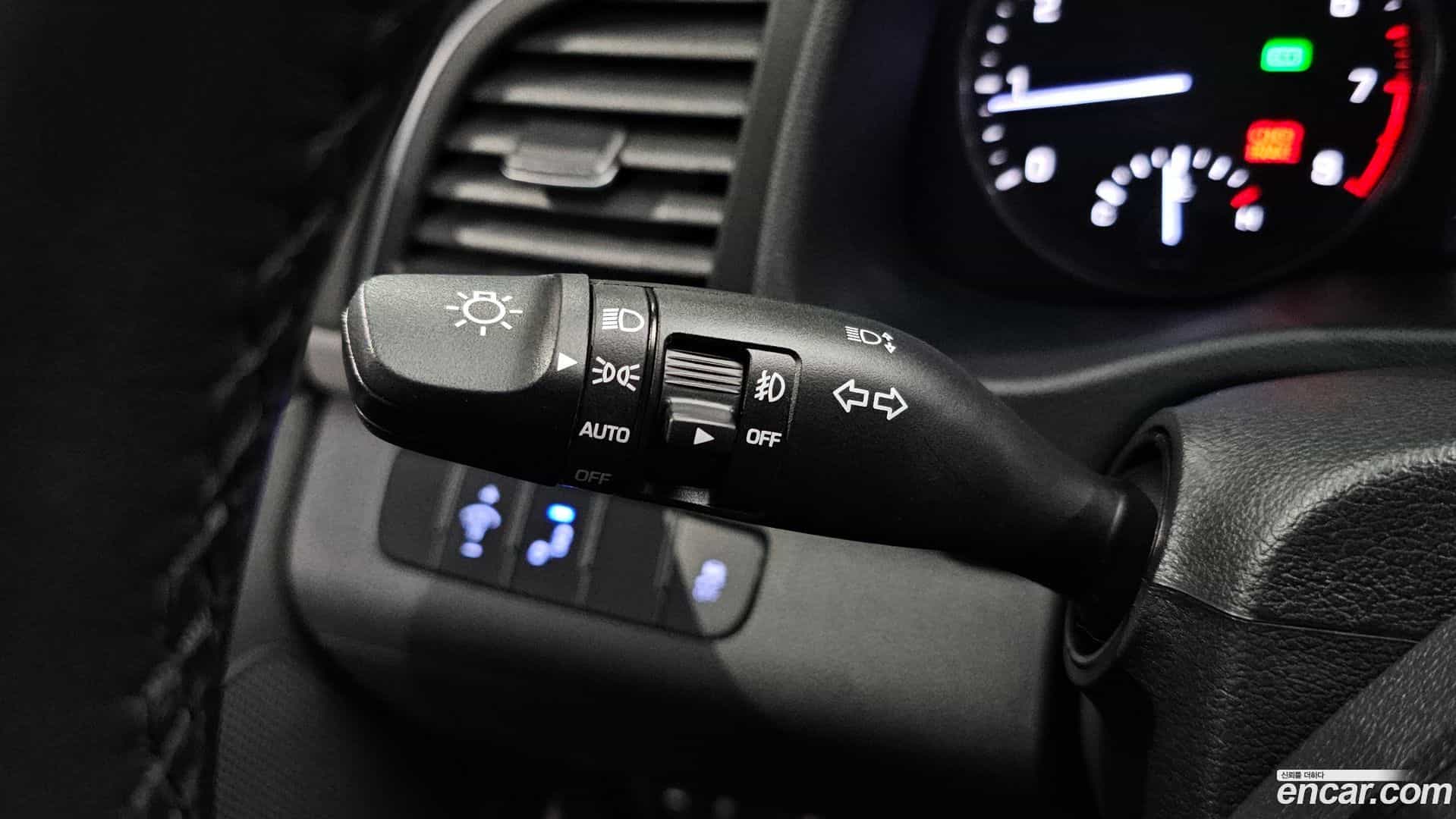 AVANTE Hyundai 2016.5-OPTION-042