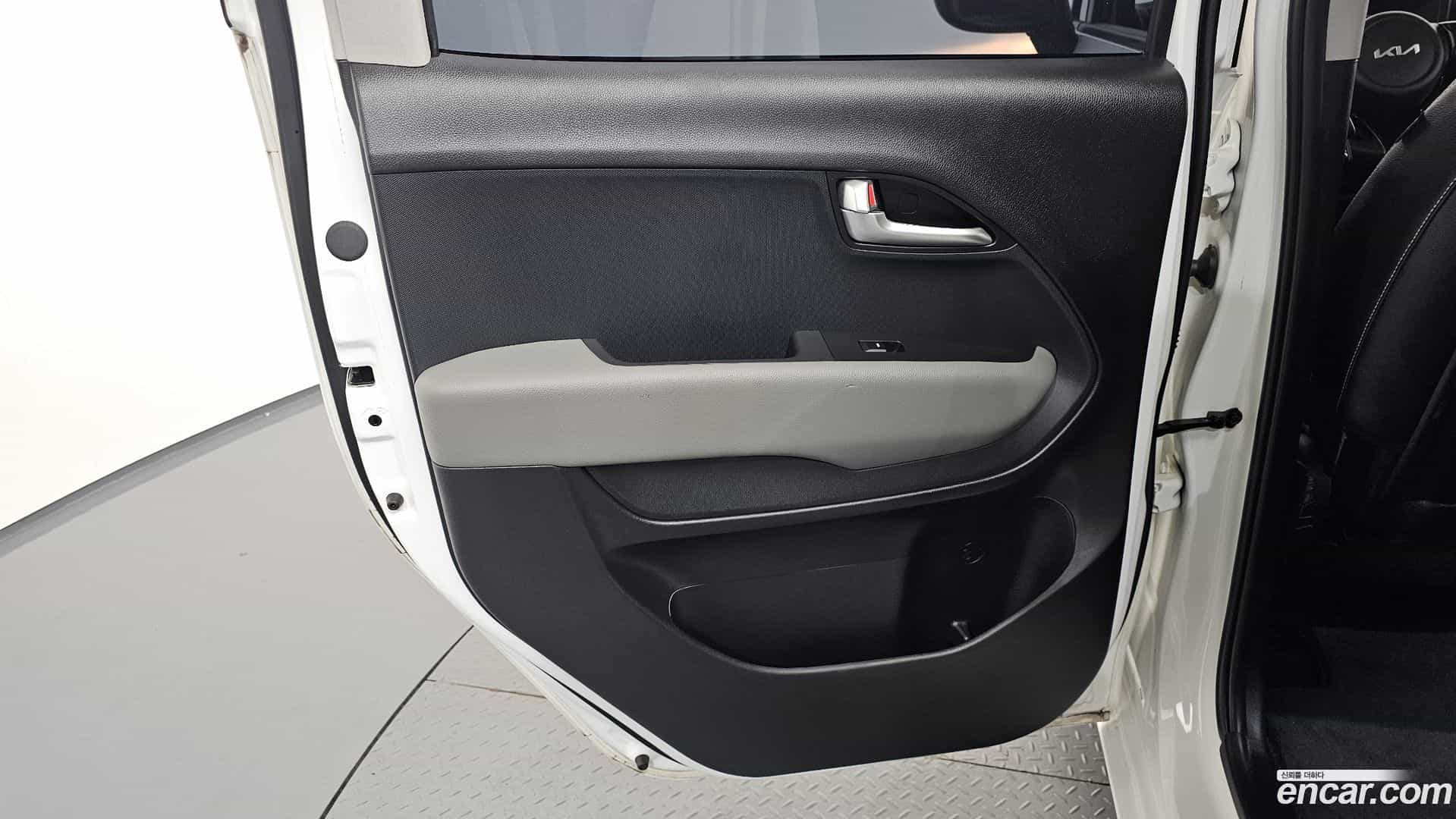 RAY Kia 2023.11-INNER-035
