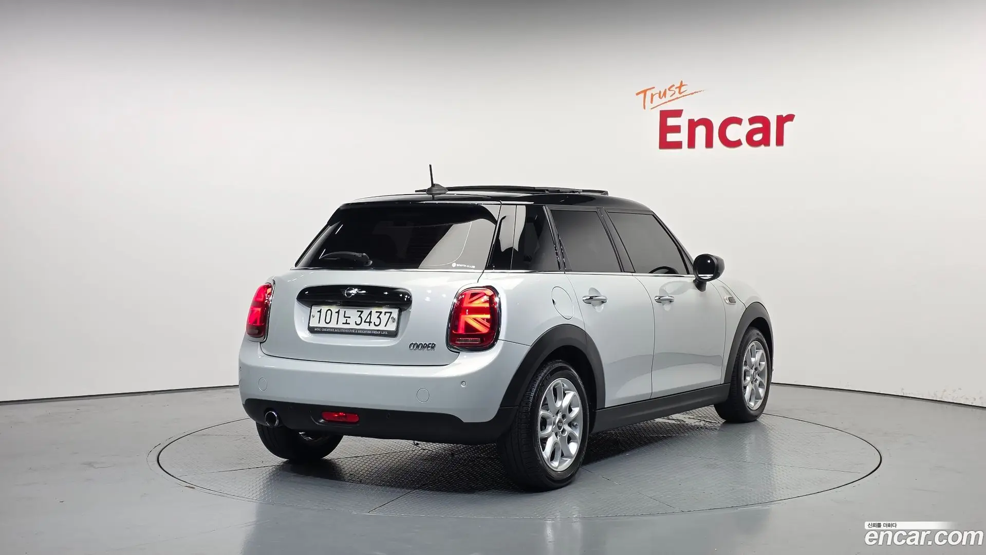 Main__Slider__Photo:Cooper Mini 2020.3-1