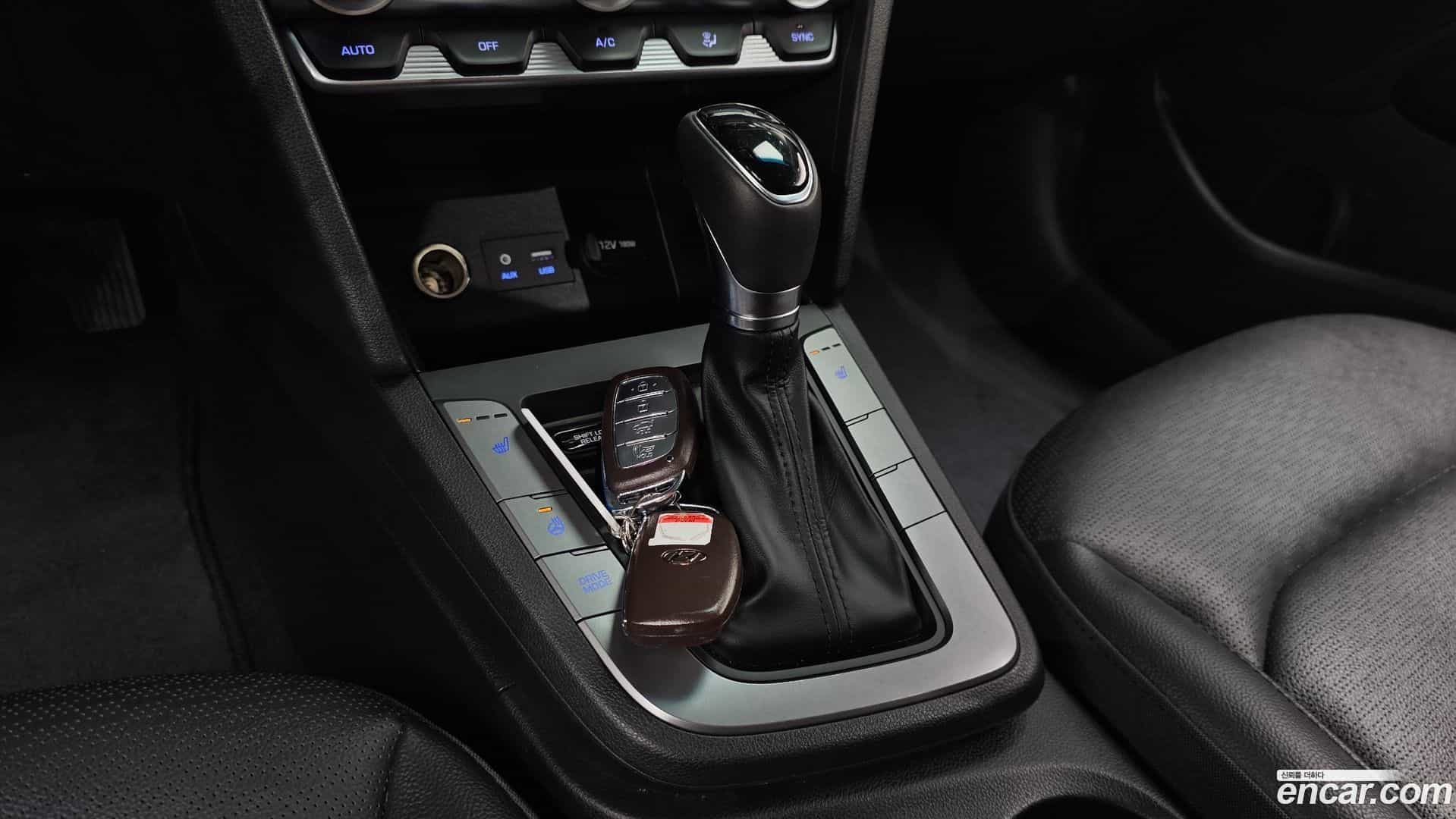 AVANTE Hyundai 2018.10-INNER-009