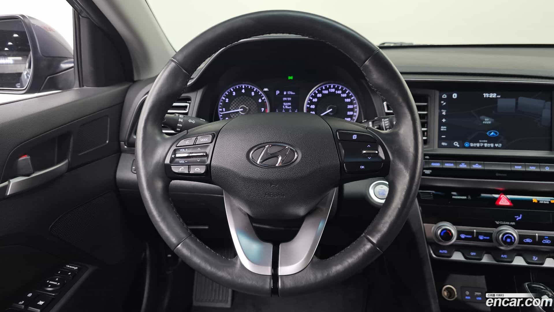 AVANTE Hyundai 2018.10-OPTION-017