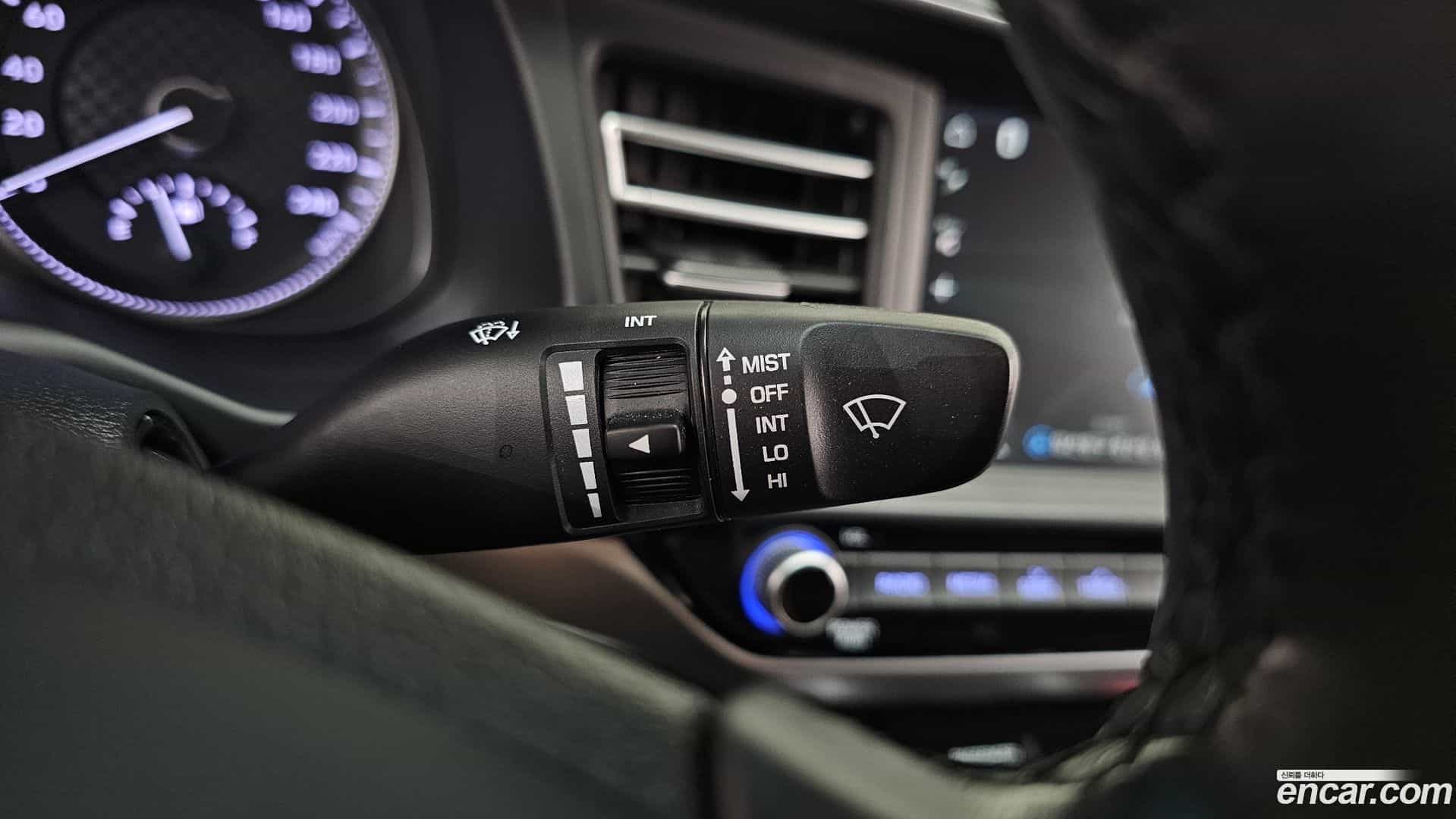 AVANTE Hyundai 2018.10-OPTION-020