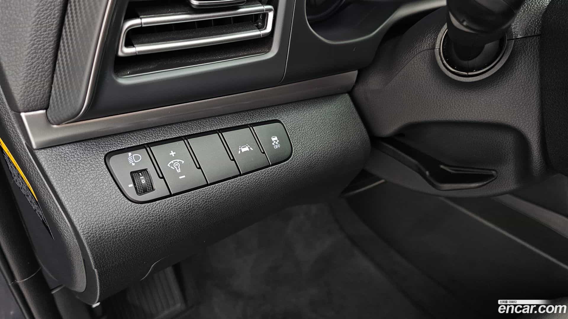 AVANTE Hyundai 2018.10-OPTION-022