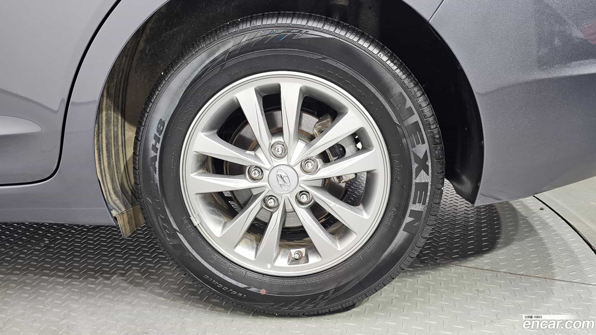 AVANTE Hyundai 2018.10-OUTER-031