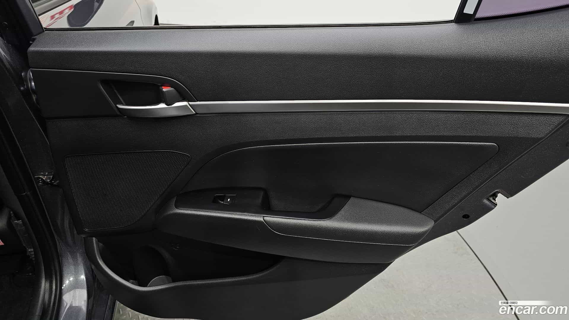 AVANTE Hyundai 2018.10-INNER-035