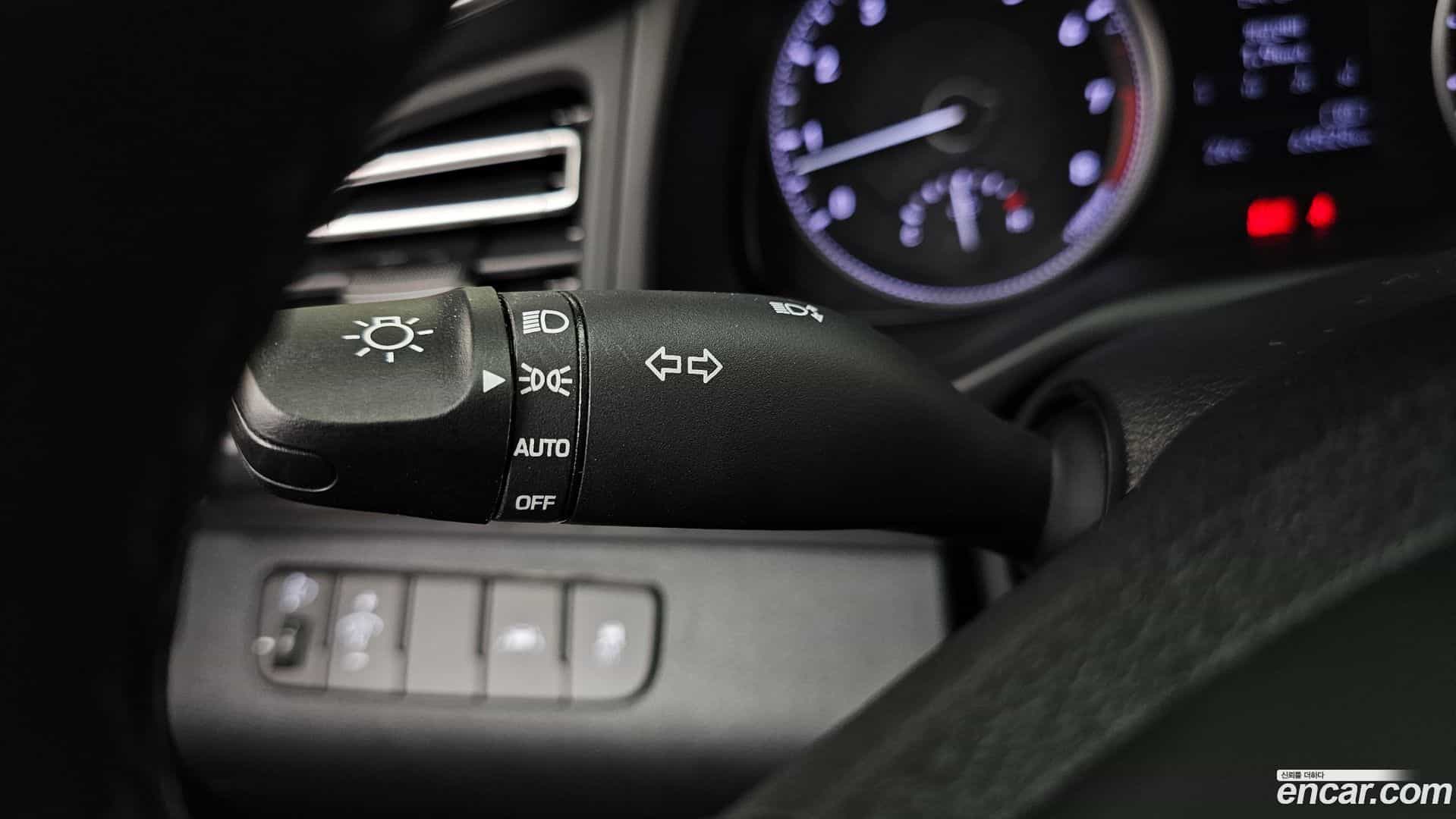 AVANTE Hyundai 2018.10-OPTION-040