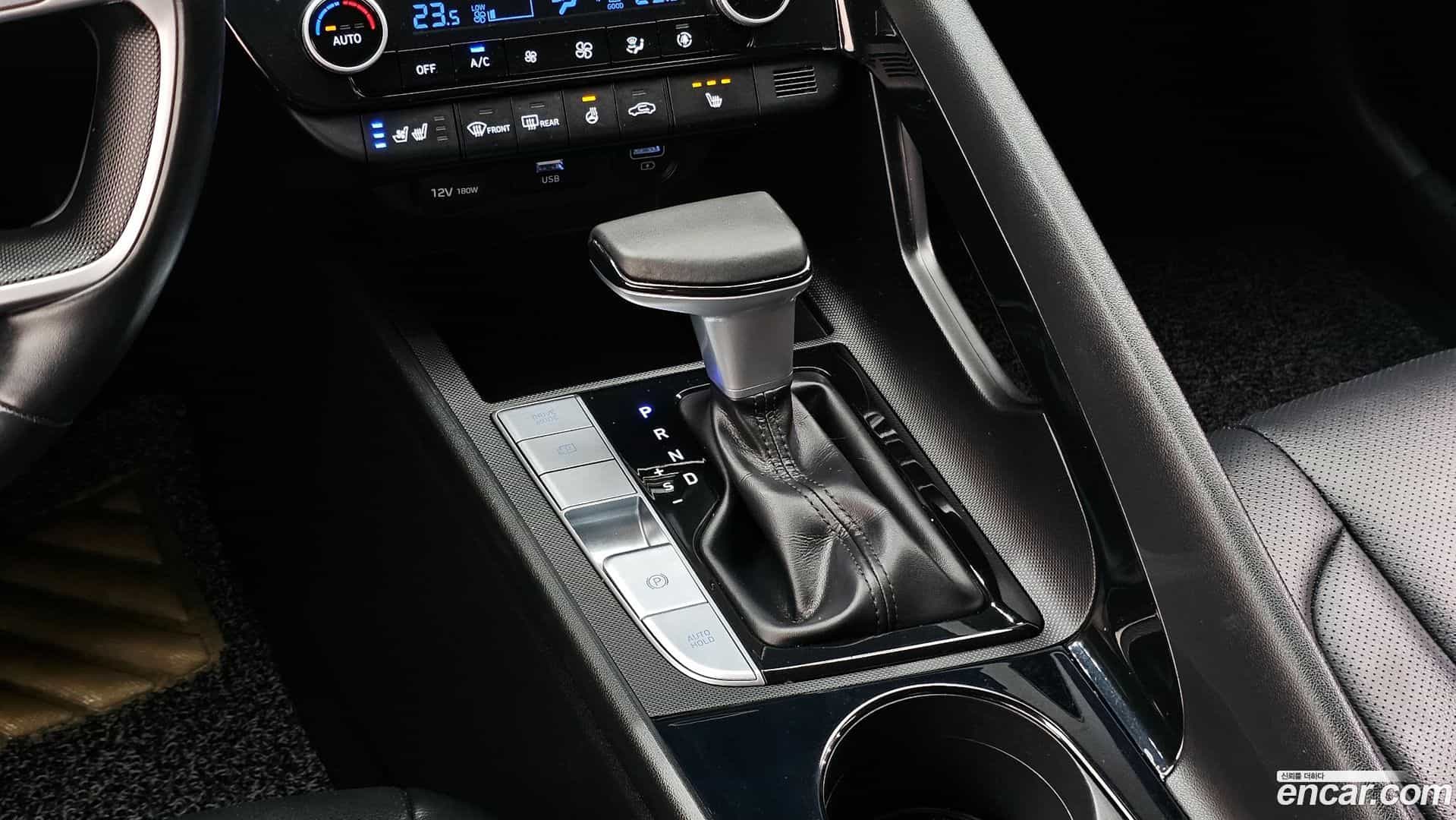 AVANTE Hyundai 2020.6-INNER-009