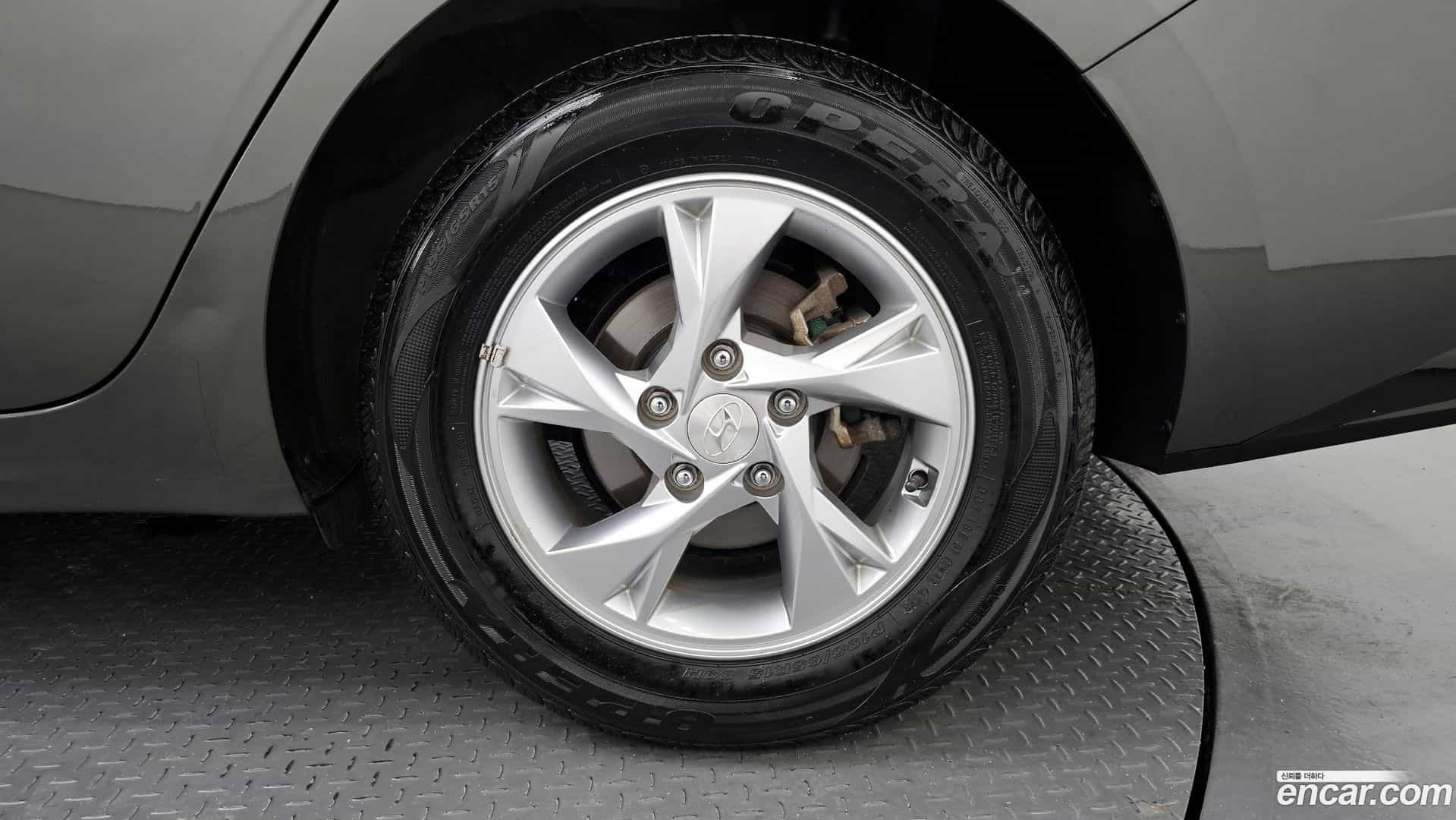 AVANTE Hyundai 2020.6-OUTER-031