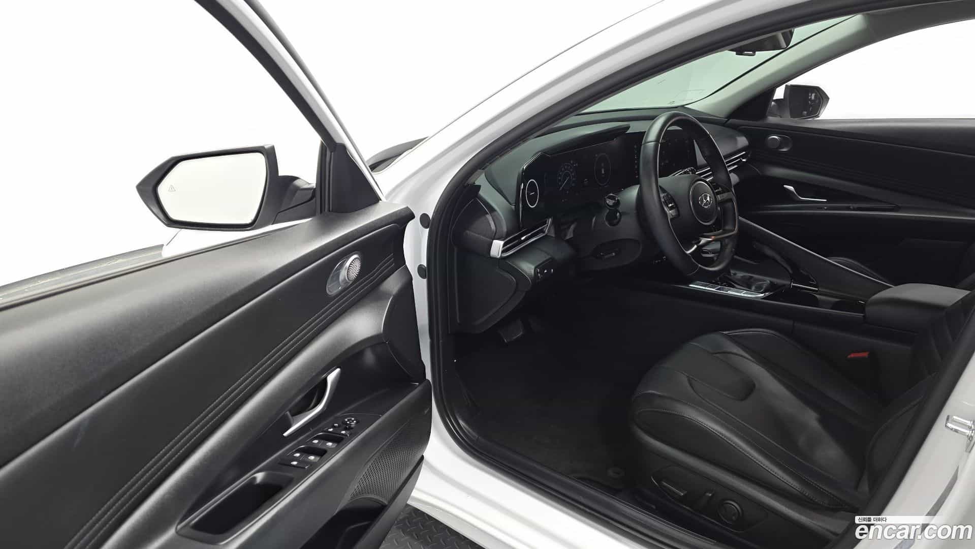 AVANTE Hyundai 2021.11-INNER-010