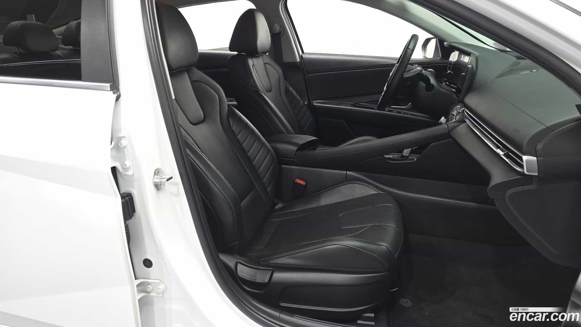 AVANTE Hyundai 2021.11-OPTION-016
