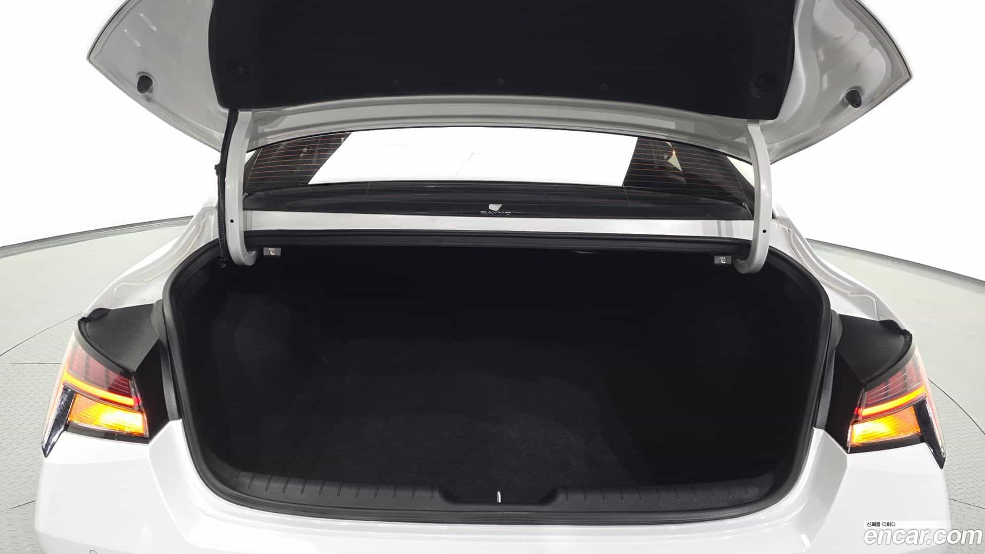 AVANTE Hyundai 2021.11-OPTION-024