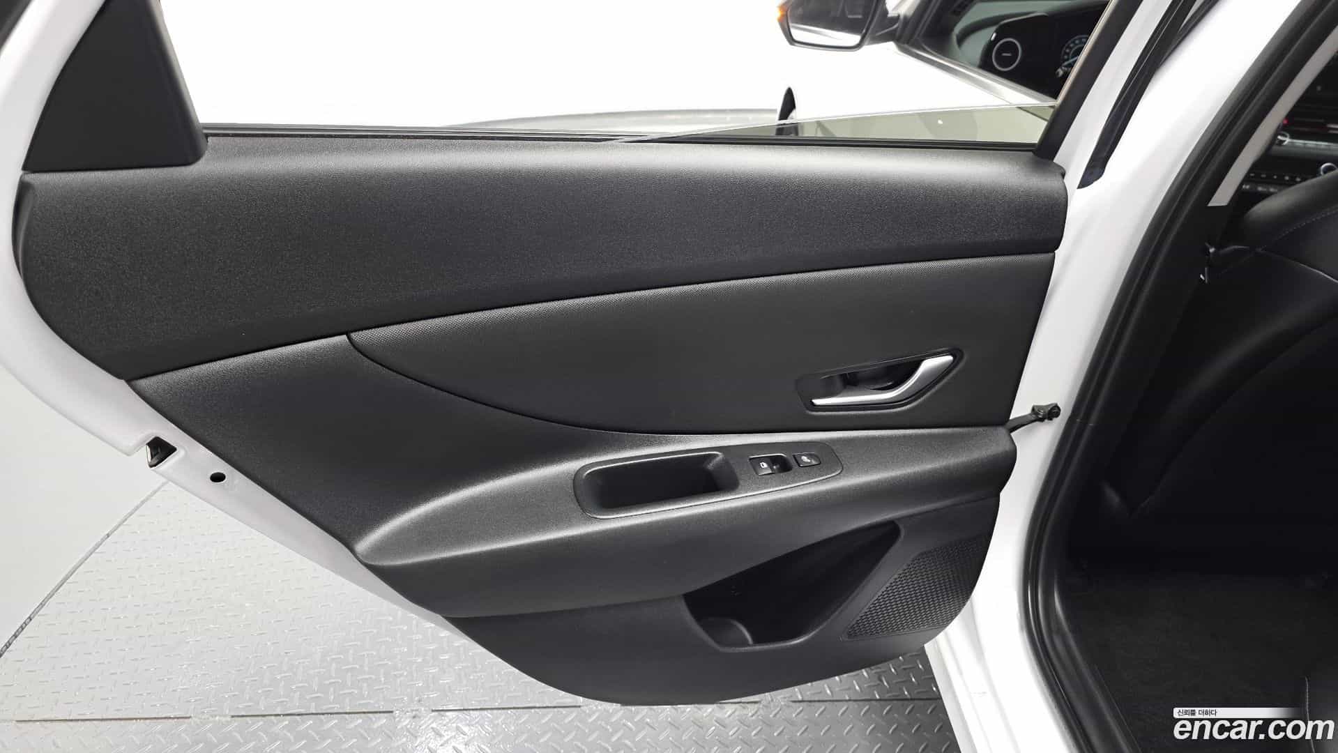 AVANTE Hyundai 2021.11-INNER-035