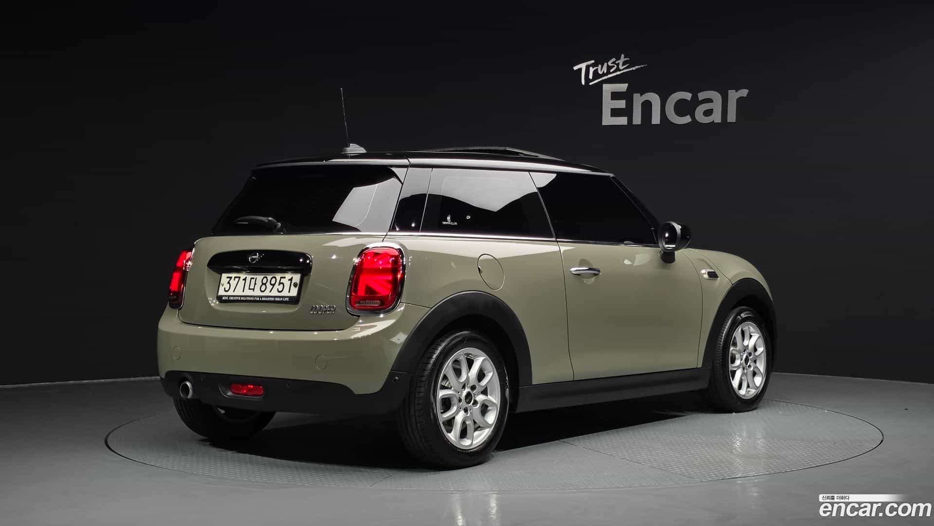 Cooper Mini 2020.8-OUTER-002