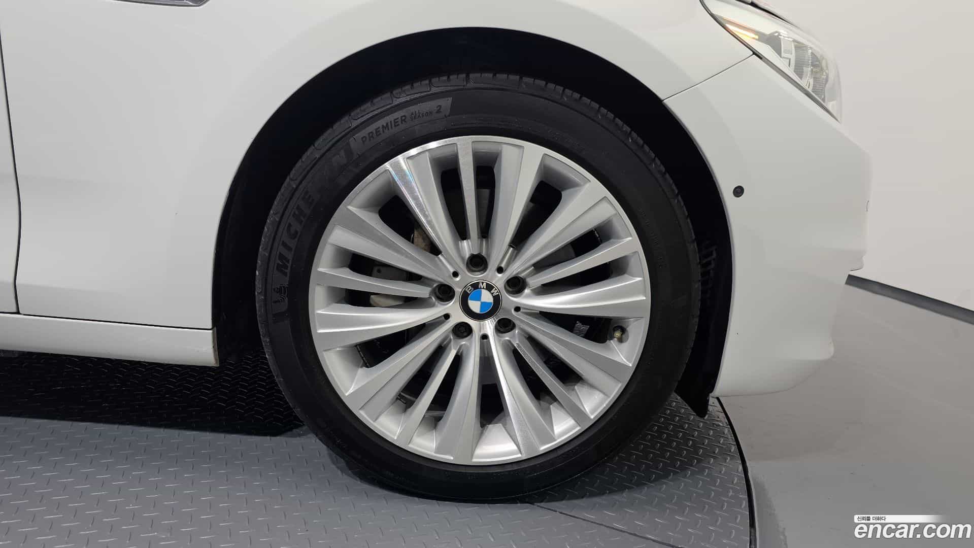 Gran Turismo BMW 2016.11-OUTER-005