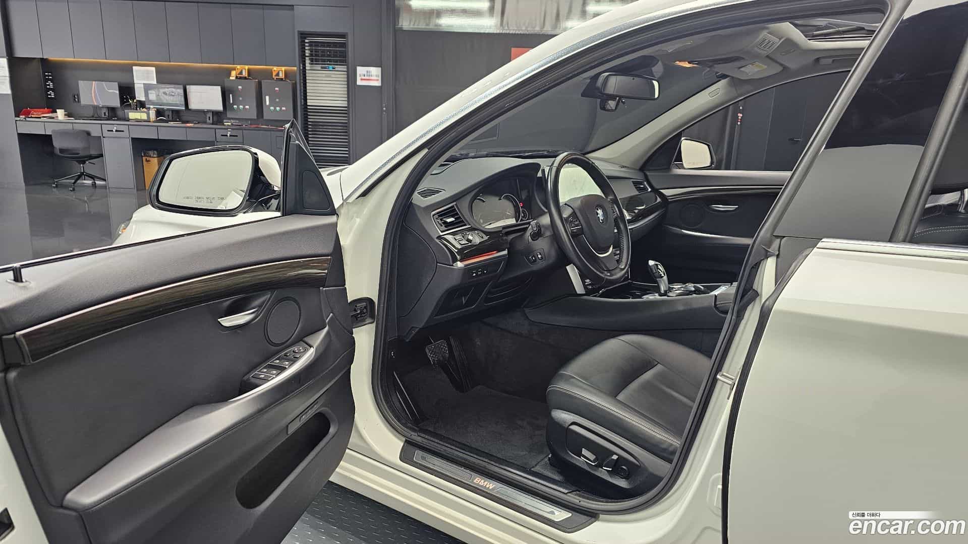 Gran Turismo BMW 2016.11-INNER-010