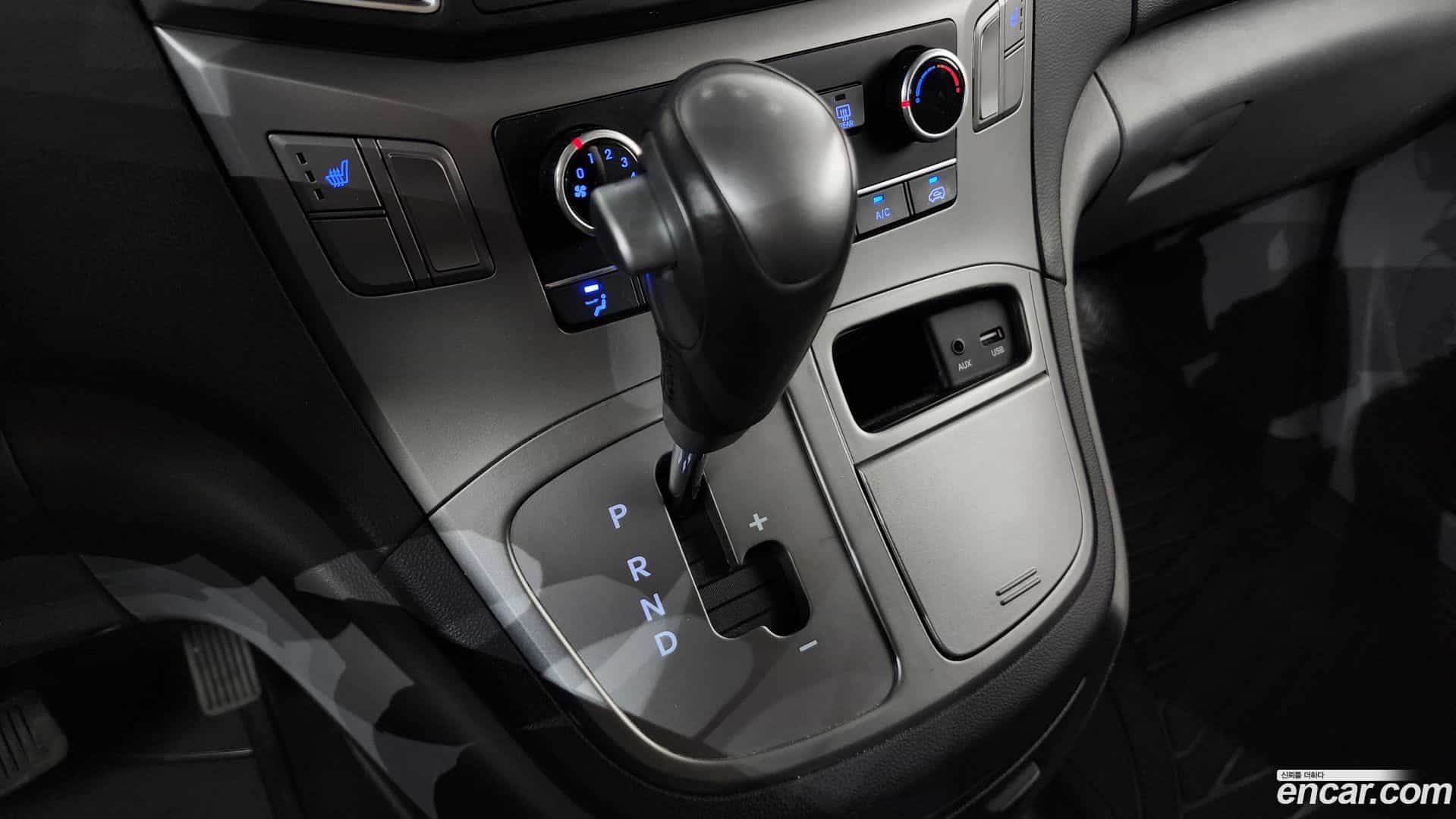 Starex Hyundai 2018.10-INNER-009
