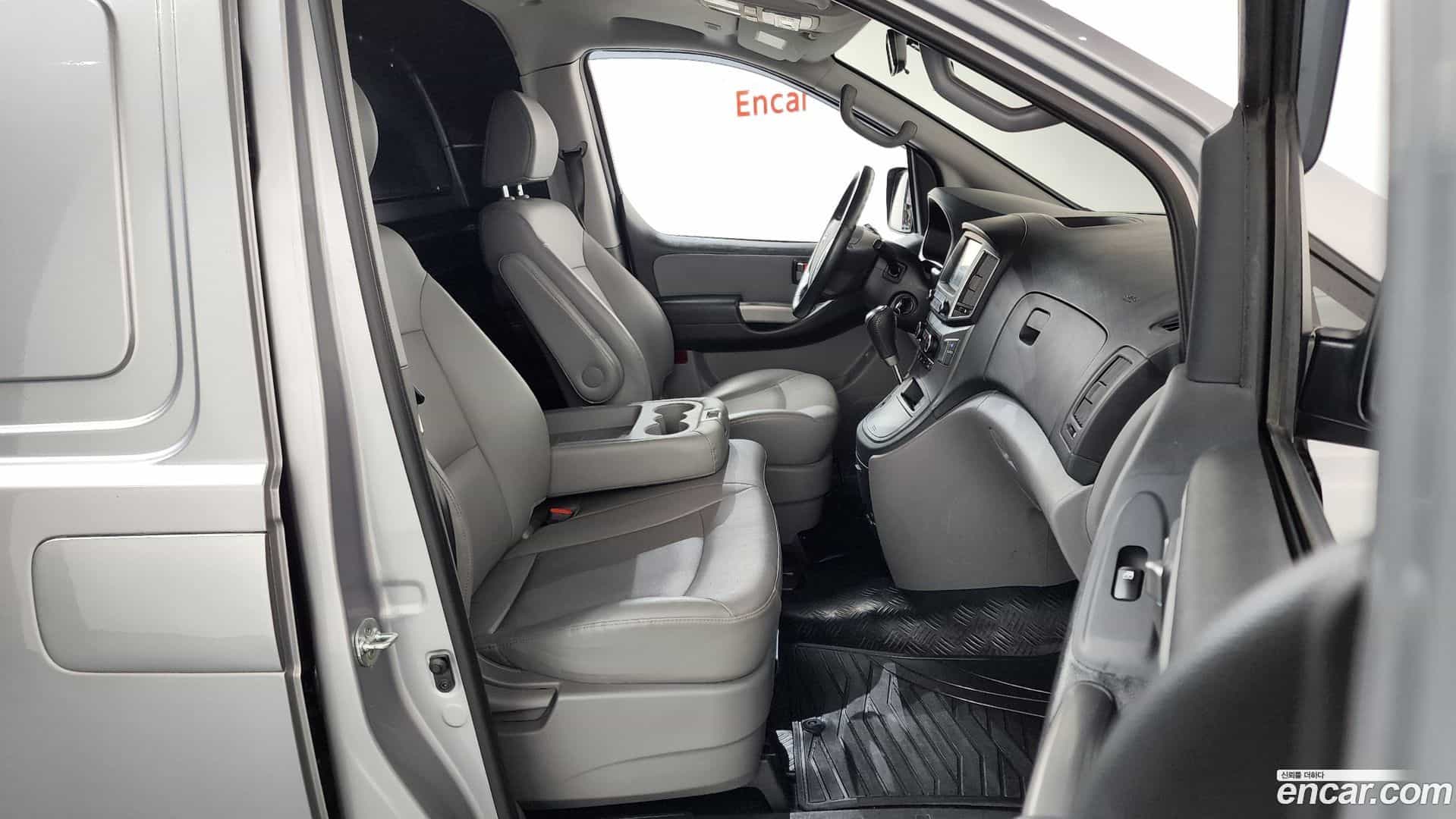 Starex Hyundai 2018.10-INNER-036
