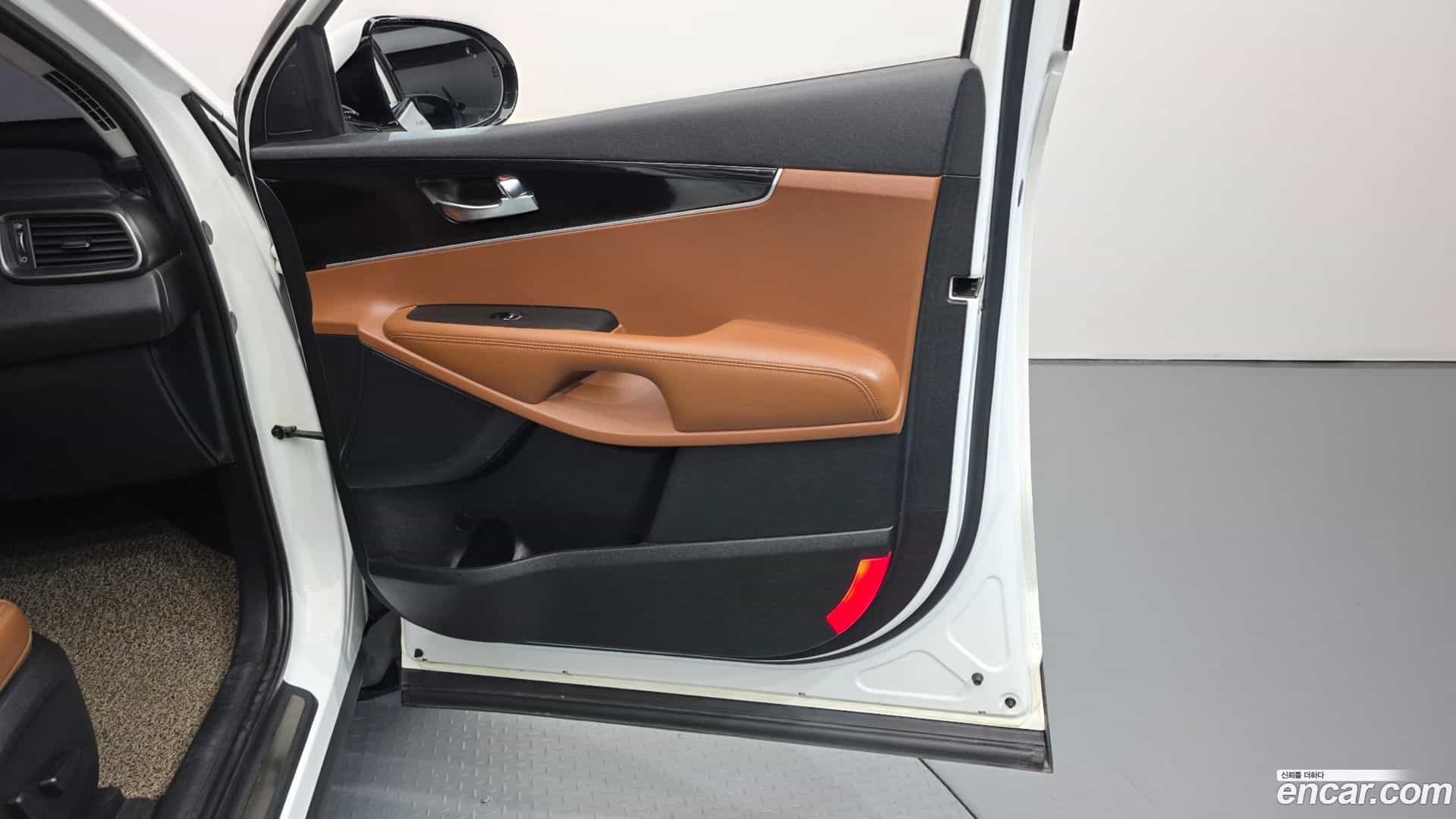 Sorento Kia 2019.6-INNER-035