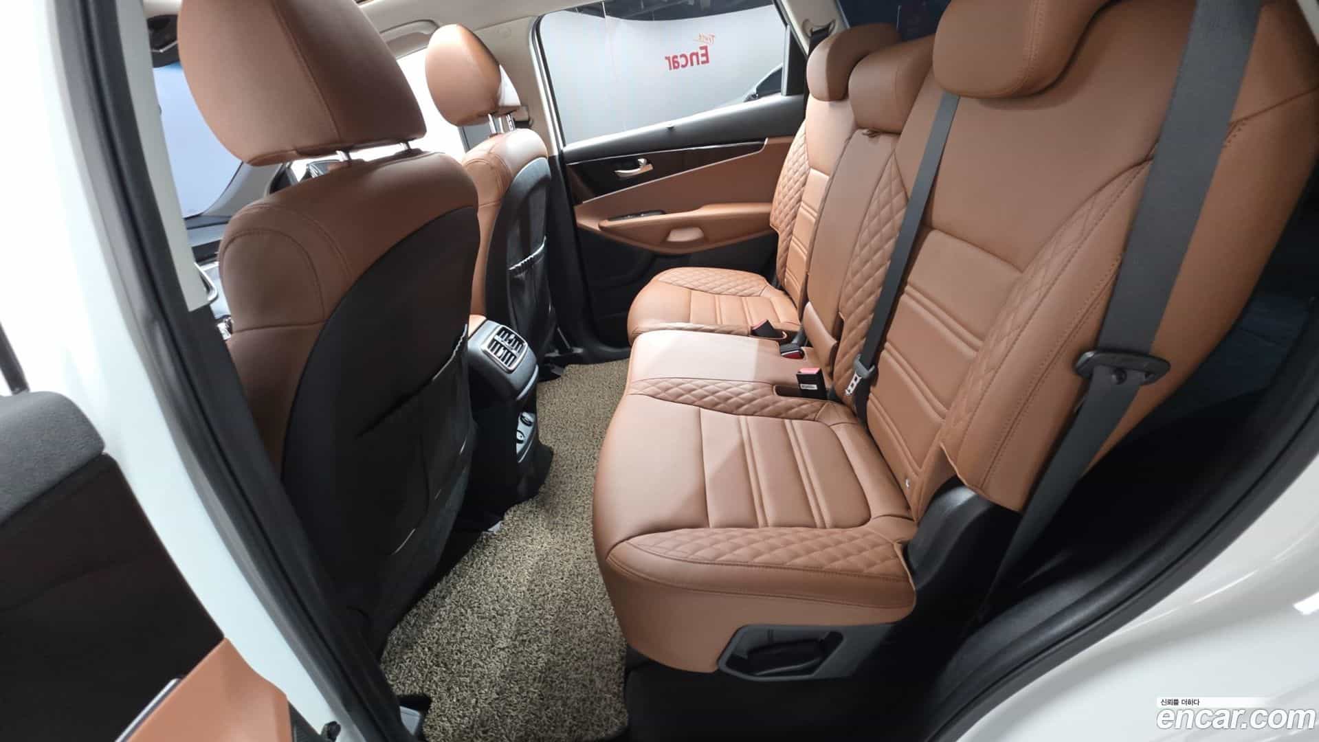 Sorento Kia 2019.6-INNER-036