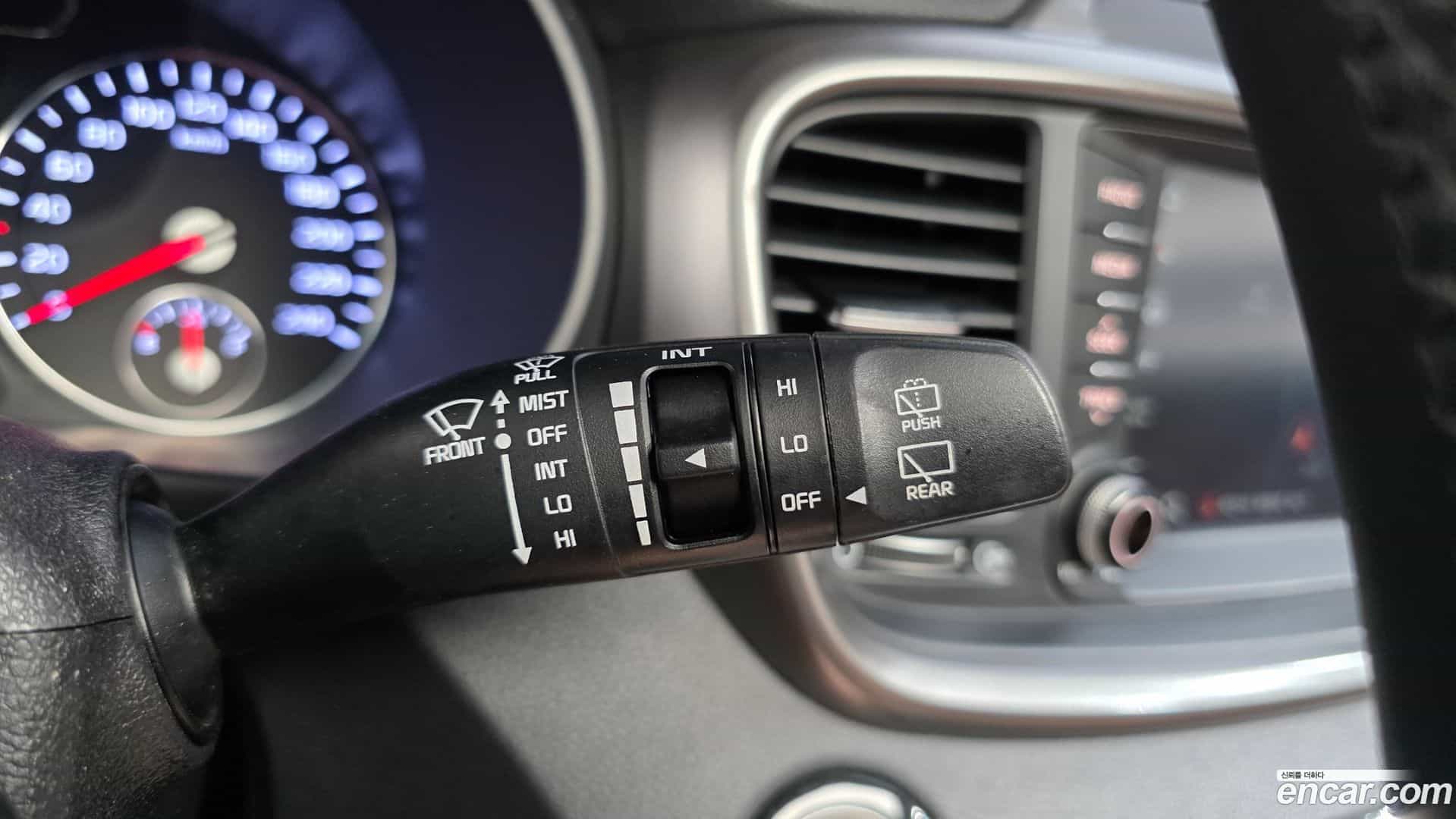 Sorento Kia 2019.6-OPTION-045