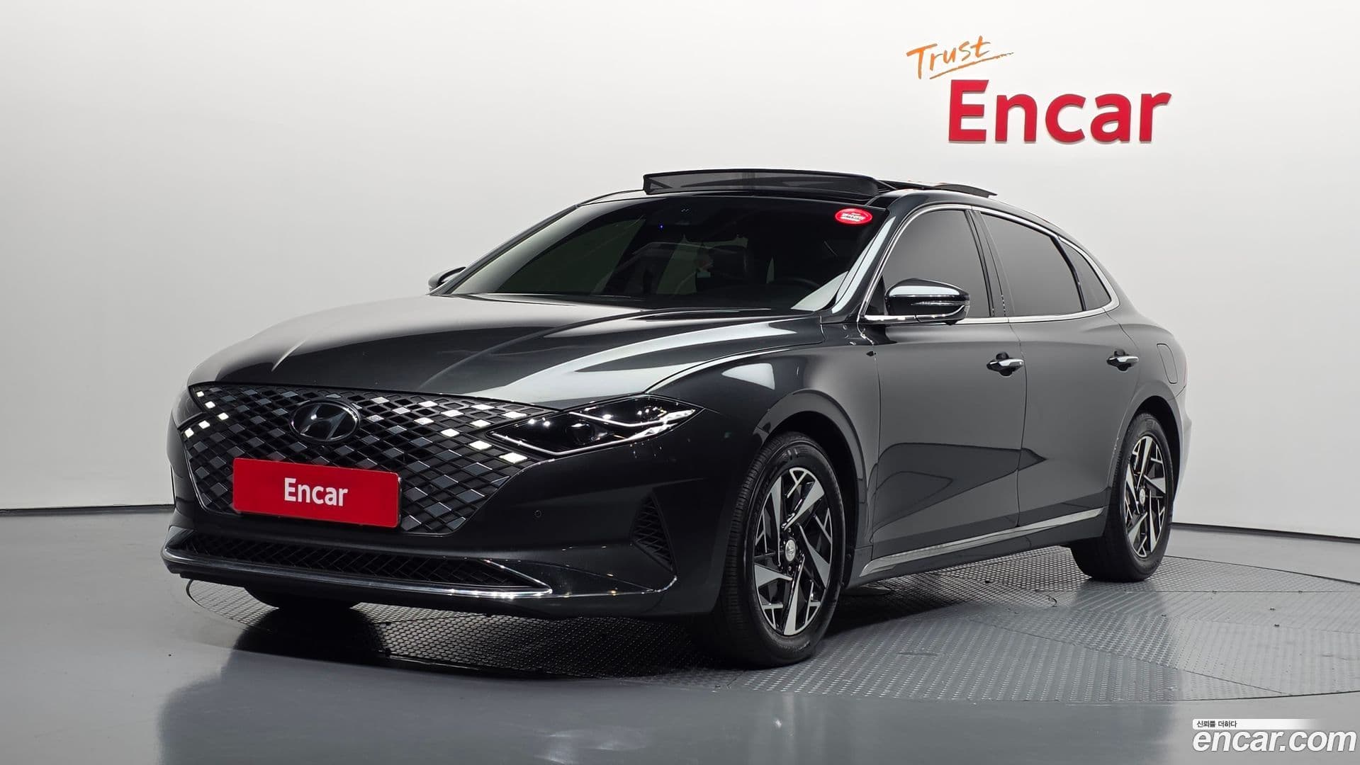 Main__Slider__Photo:Grandeur Hyundai 2022.4-0
