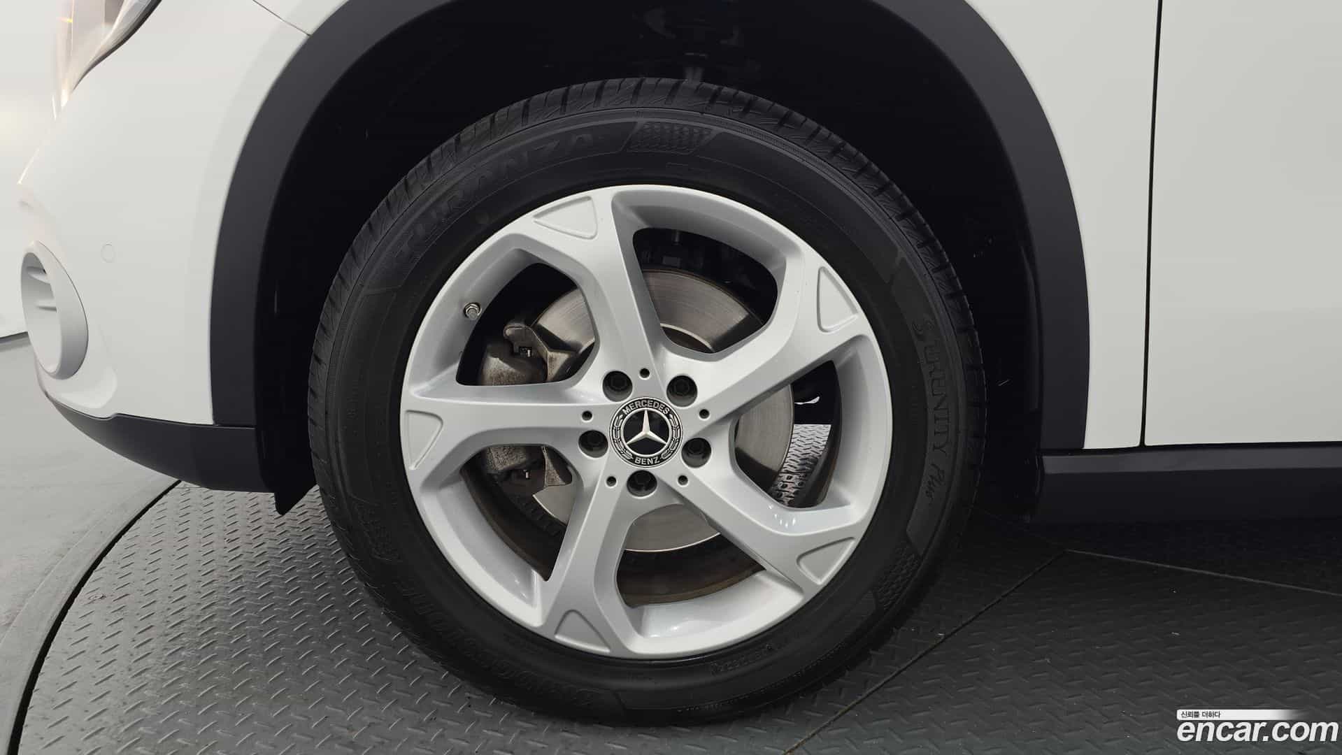 GLA-Class Mercedes-Benz 2019.4-OUTER-005