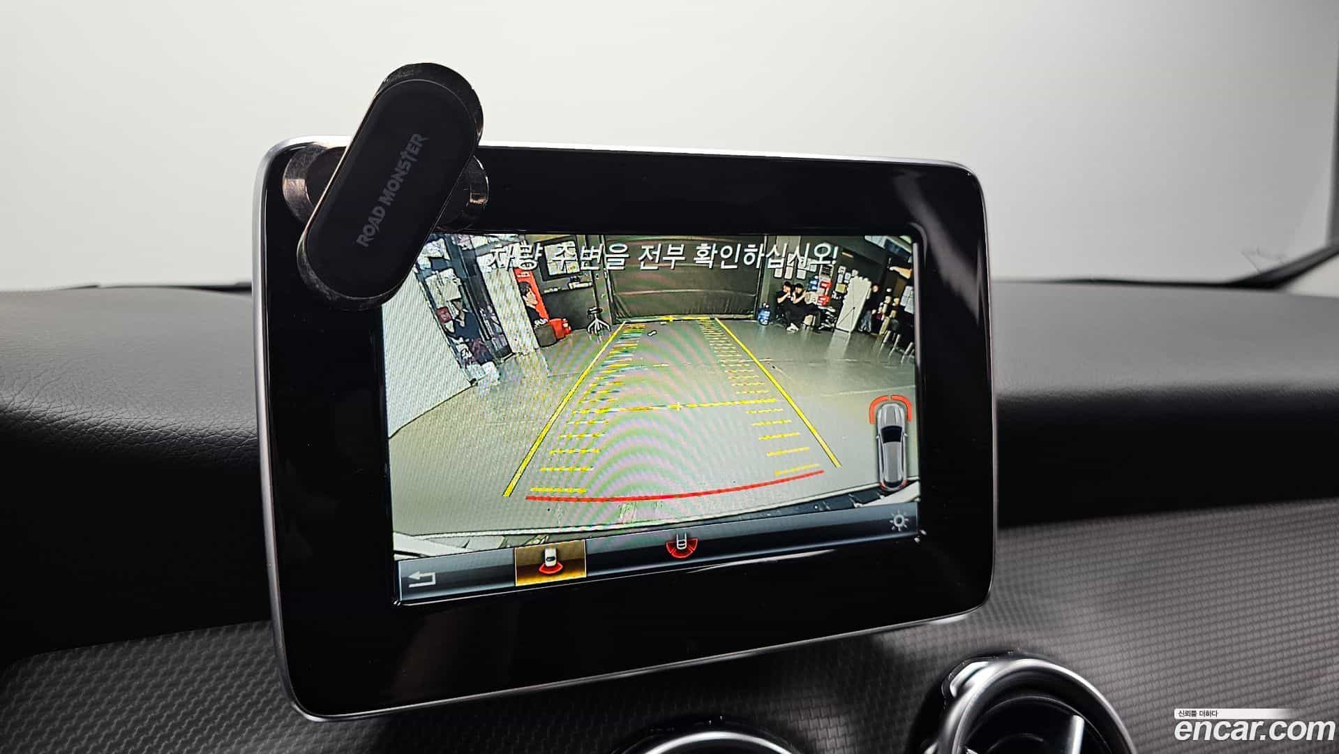 GLA-Class Mercedes-Benz 2019.4-OPTION-019