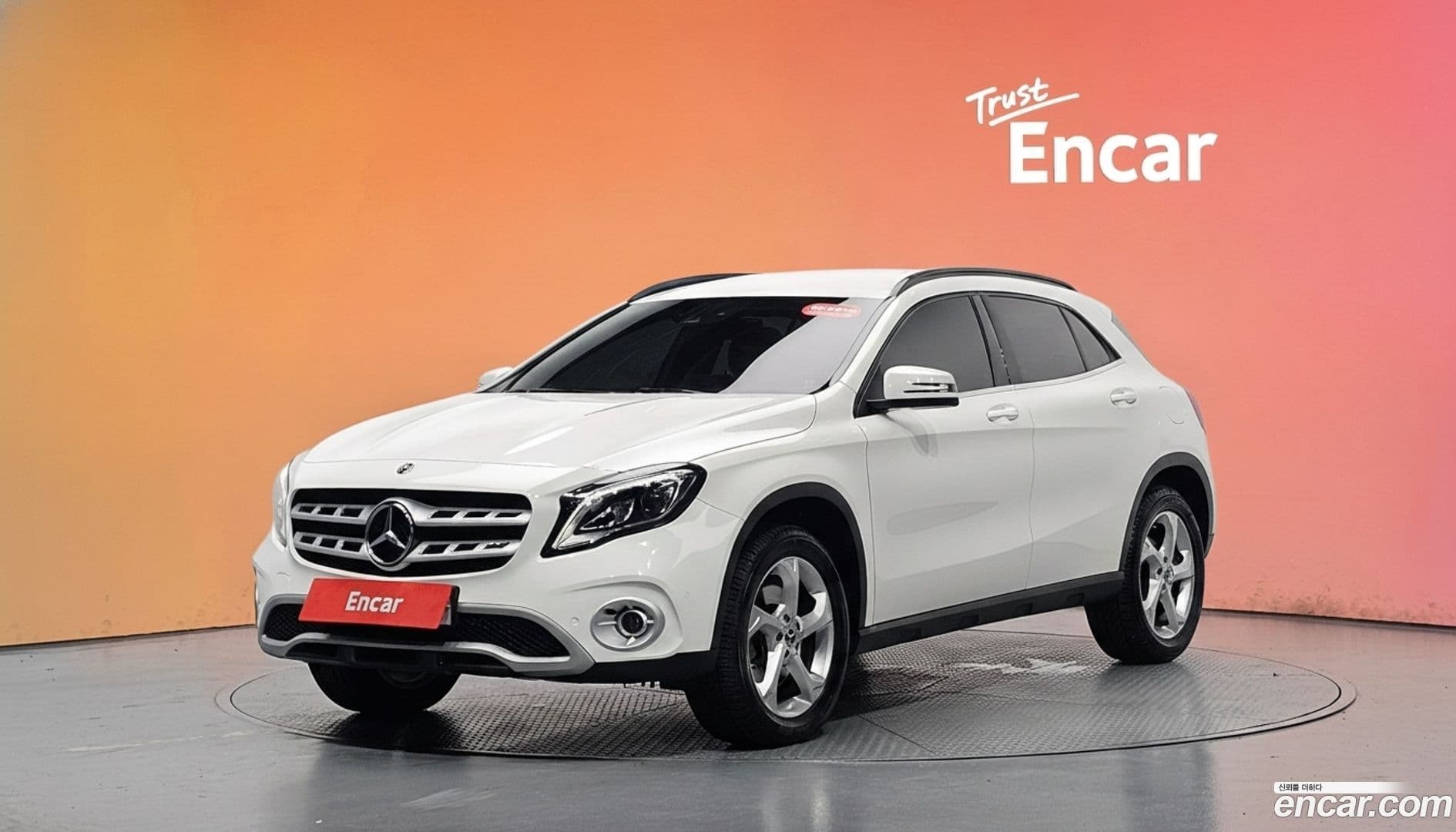 Main__Slider__Photo:GLA-Class Mercedes-Benz 2019.4-0