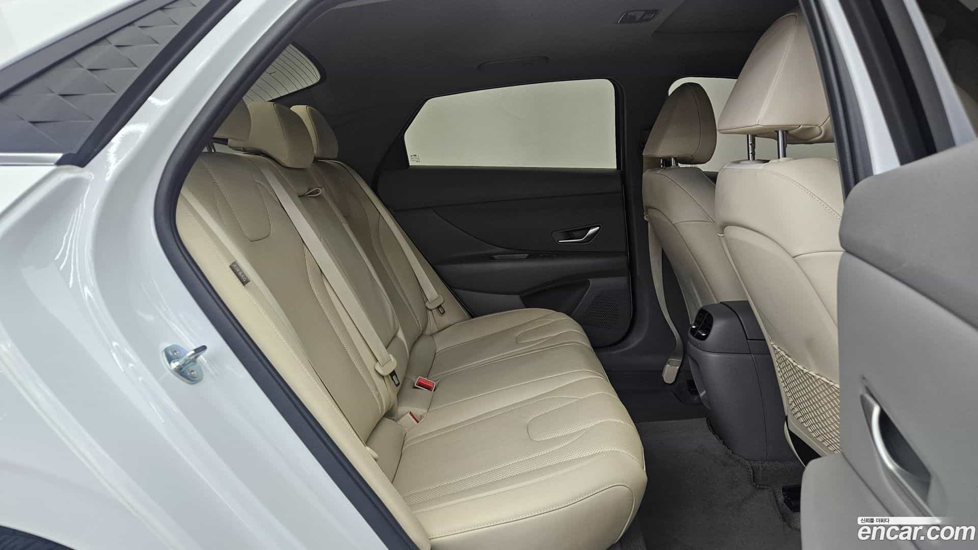 AVANTE Hyundai 2024.11-OPTION-016