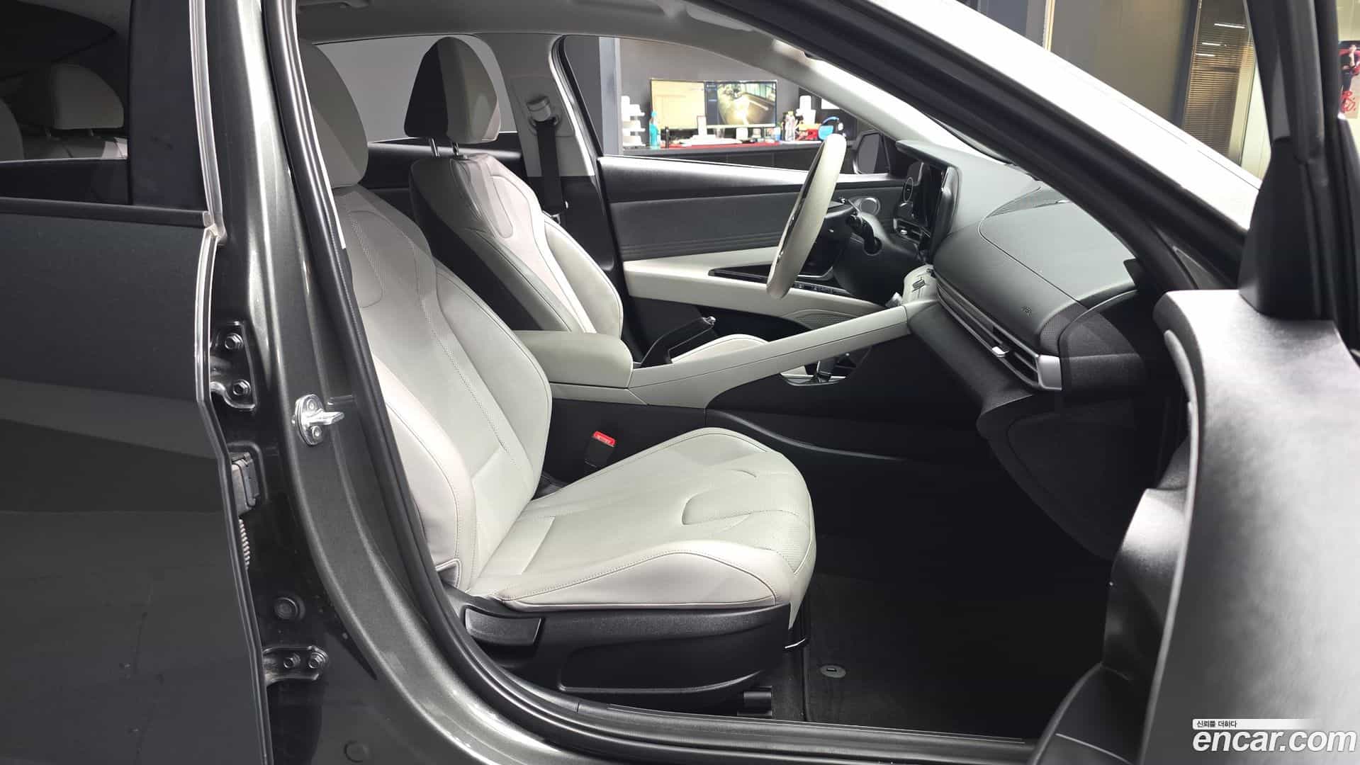 AVANTE Hyundai 2020.7-OPTION-015