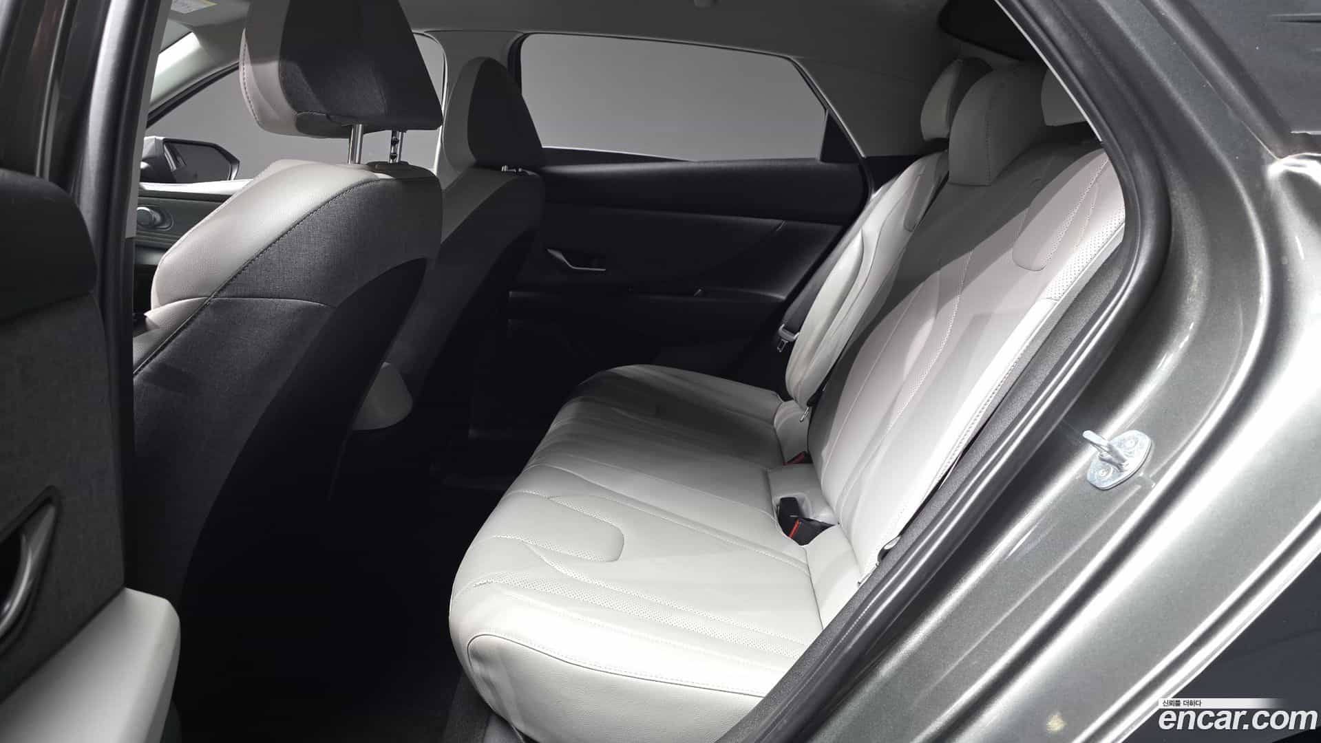 AVANTE Hyundai 2020.7-OPTION-016