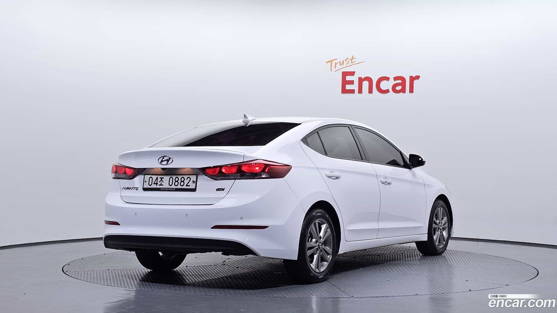 AVANTE Hyundai 2016.4-OUTER-002