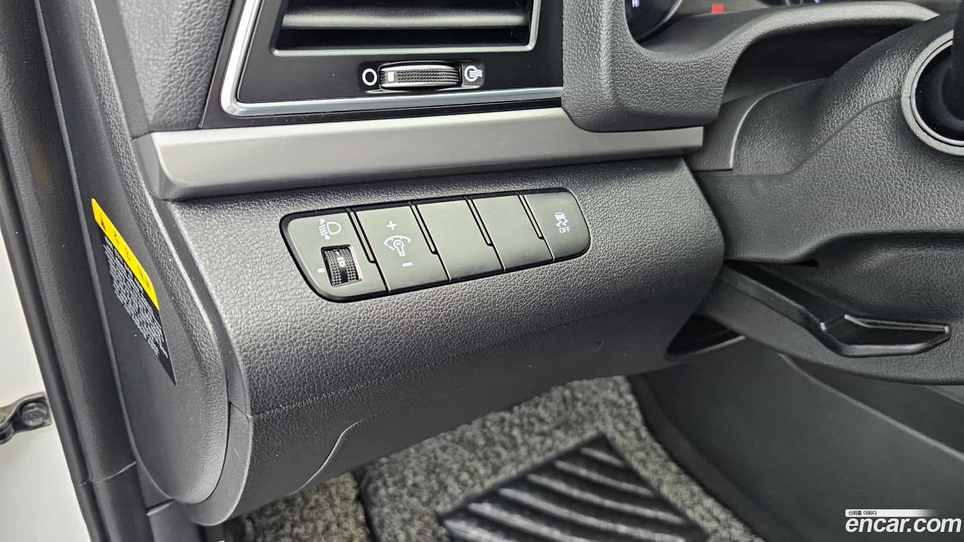 AVANTE Hyundai 2016.4-OPTION-020