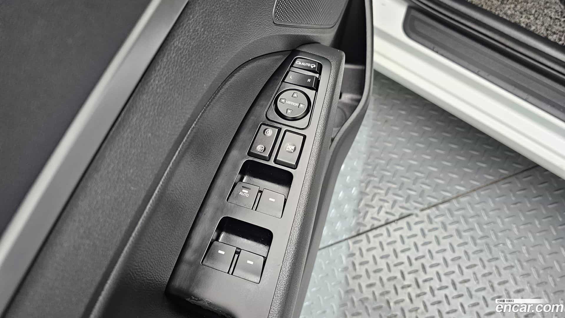 AVANTE Hyundai 2016.4-OPTION-021