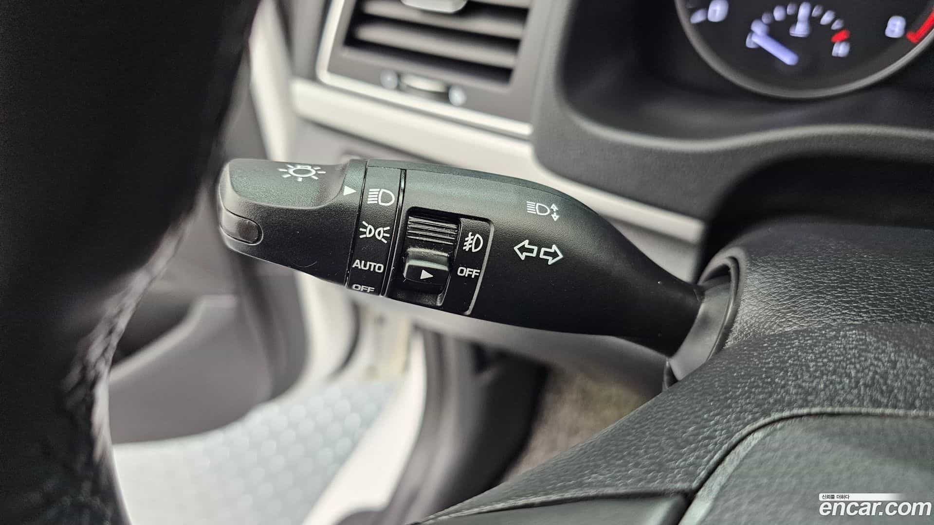 AVANTE Hyundai 2016.4-OPTION-022