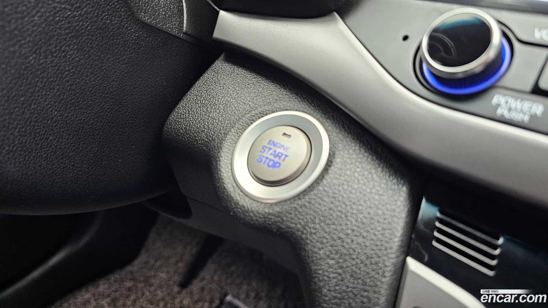 AVANTE Hyundai 2016.4-OPTION-024