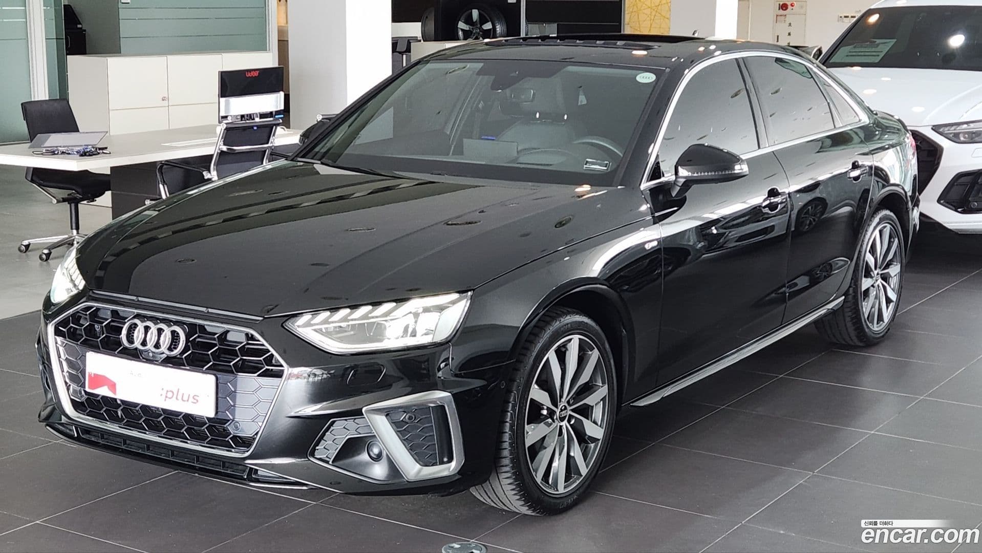 Main__Slider__Photo:A4 Audi 2023.11-0