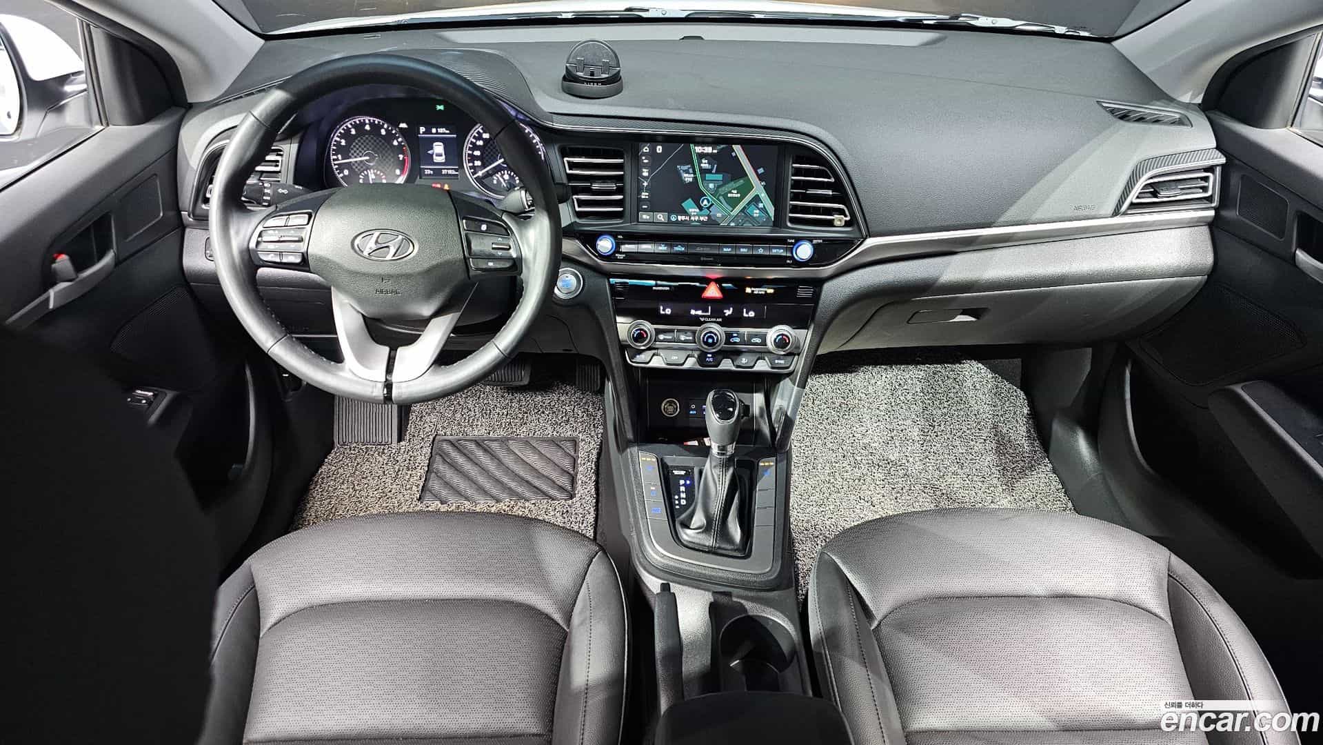 AVANTE Hyundai 2019.5-INNER-007