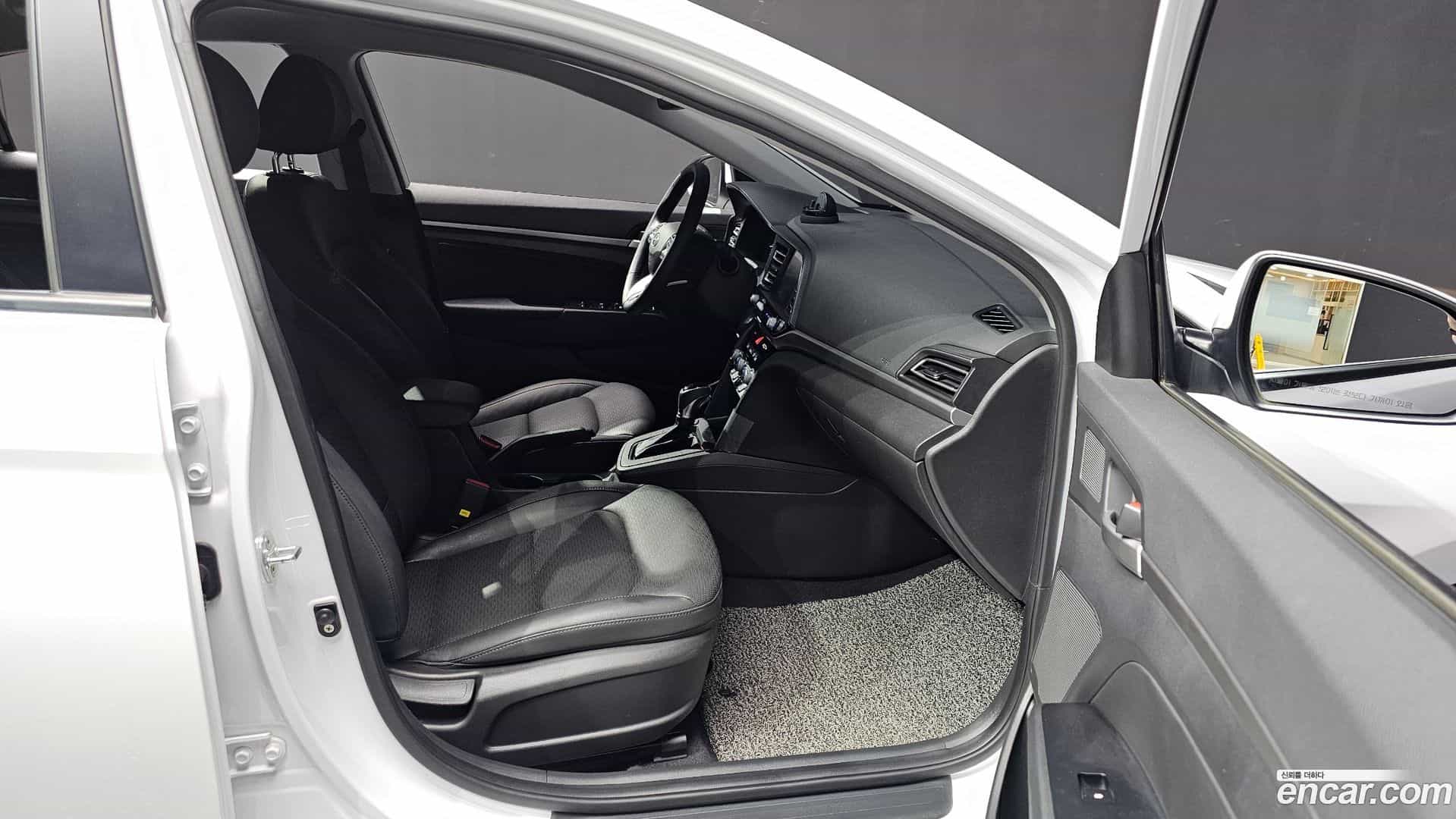 AVANTE Hyundai 2019.5-OPTION-015