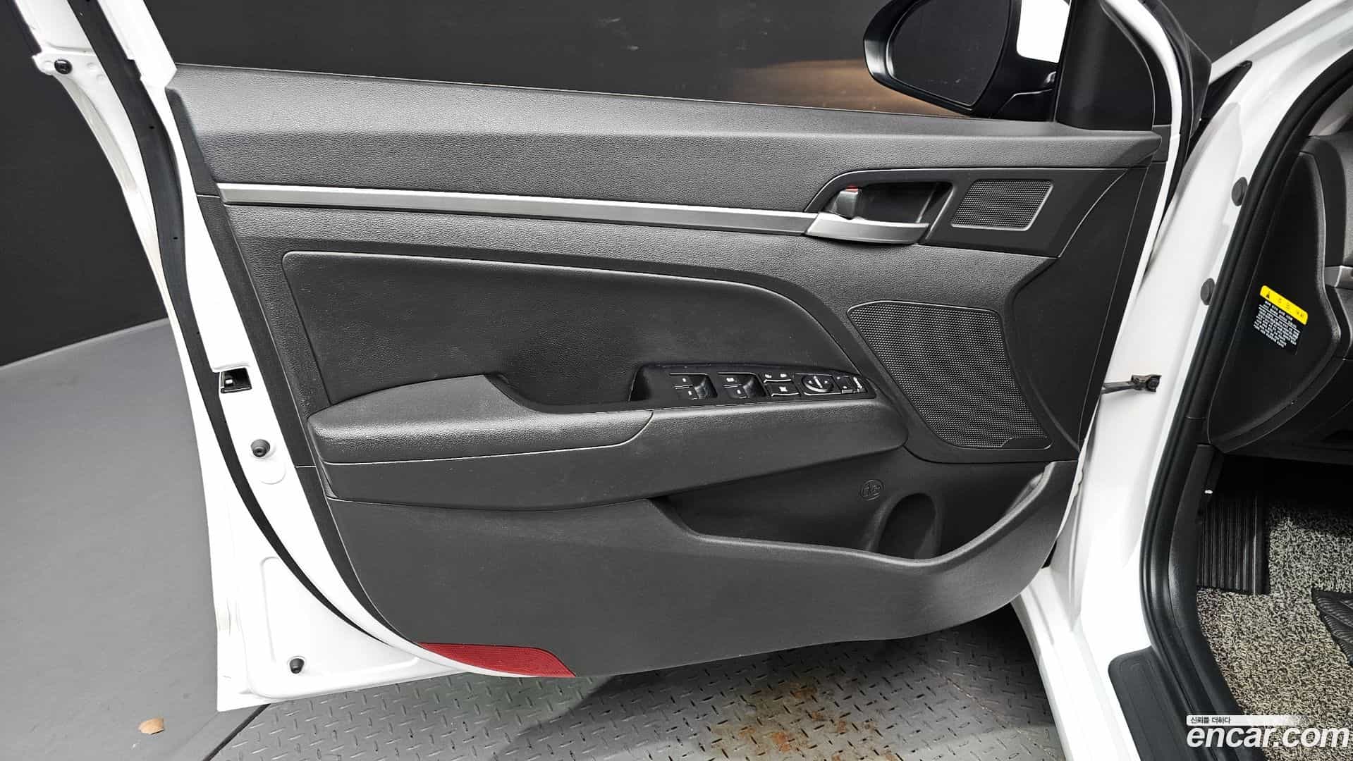 AVANTE Hyundai 2019.5-INNER-034