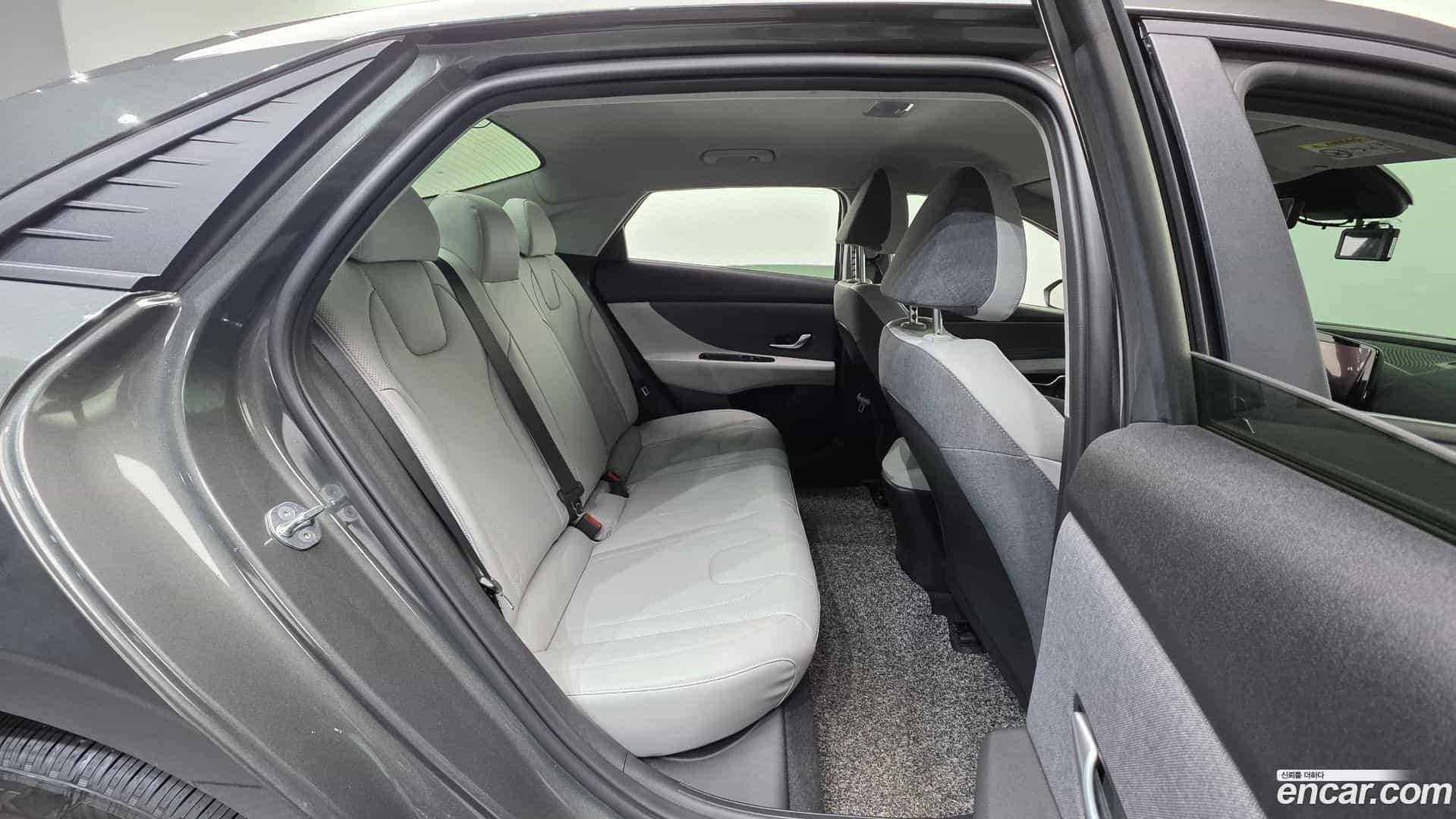 AVANTE Hyundai 2022.1-OPTION-023
