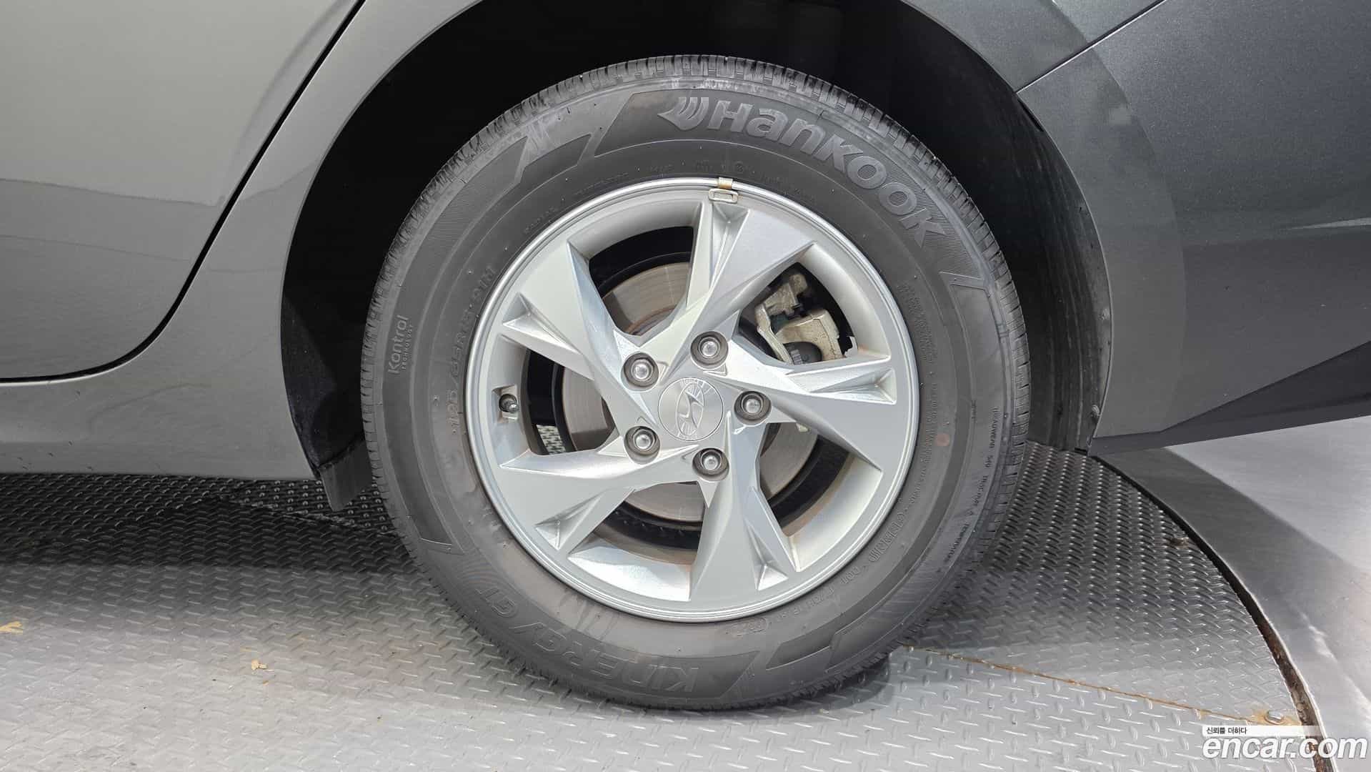 AVANTE Hyundai 2022.1-OUTER-031