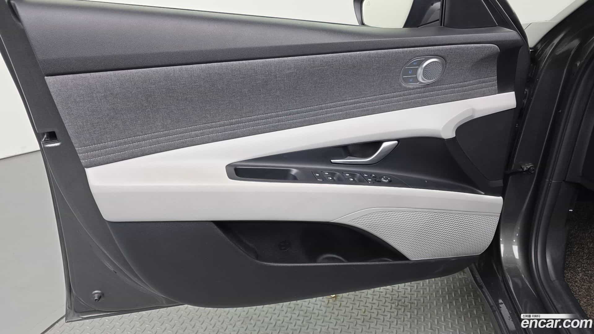 AVANTE Hyundai 2022.1-INNER-034