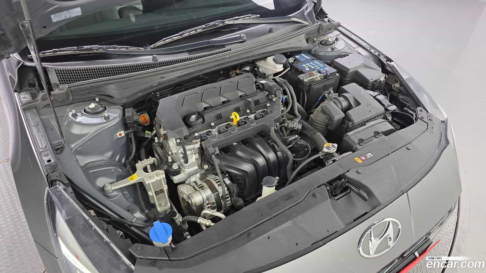 AVANTE Hyundai 2022.1-INNER-036