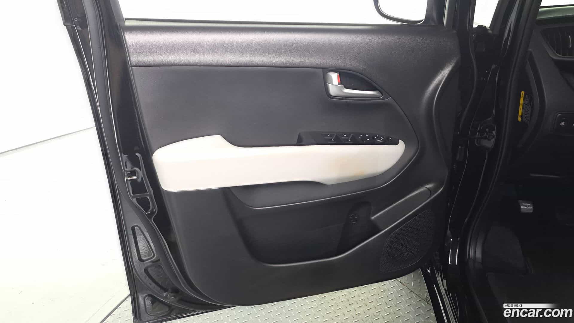 RAY Kia 2023.7-INNER-034