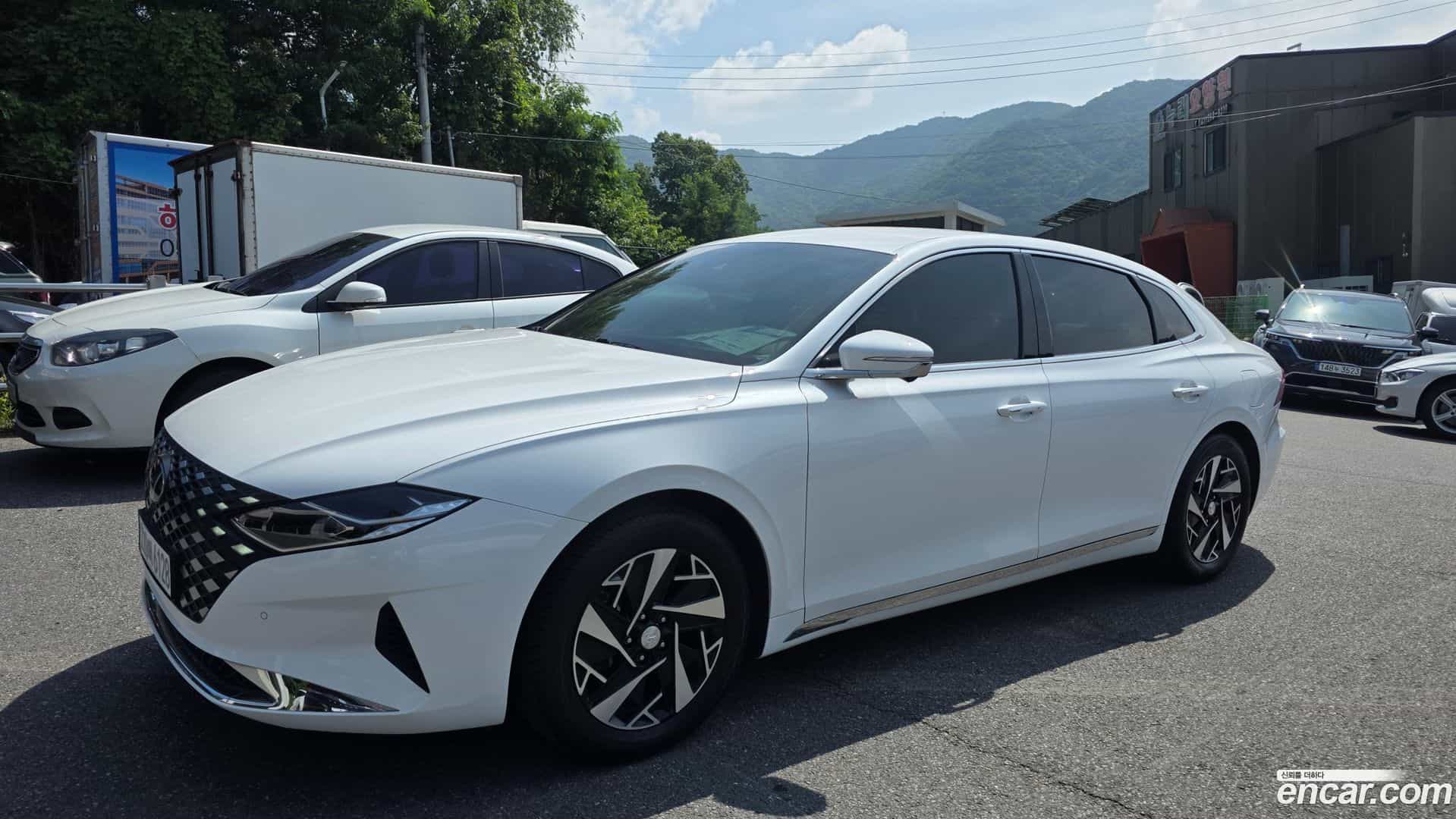 Grandeur Hyundai 2022.3-OUTER-003