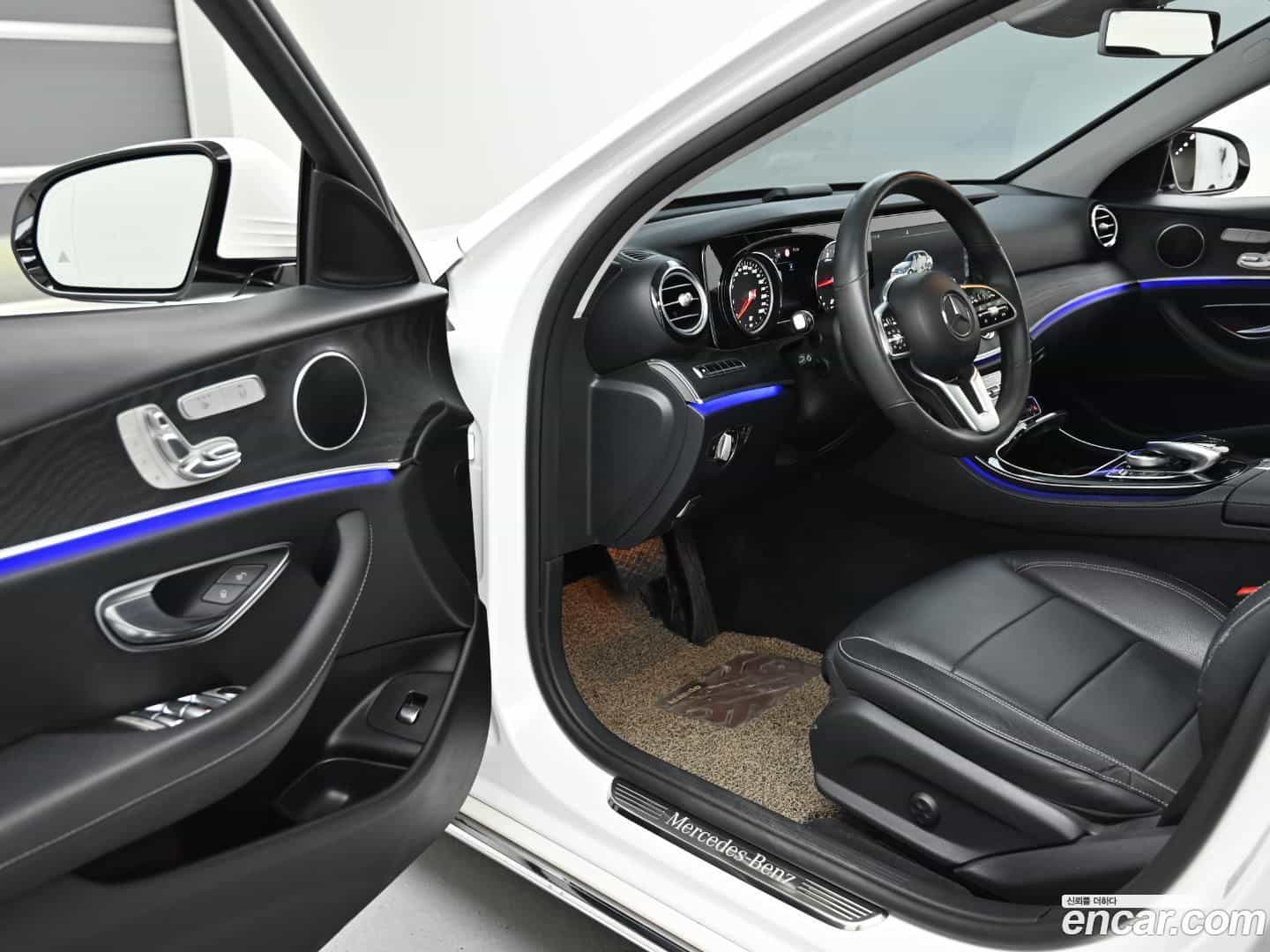 E-Class Mercedes-Benz 2018.10-OPTION-015
