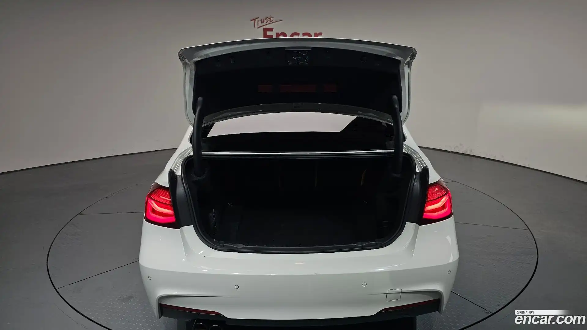 3-Series BMW 2018.9-OPTION-024