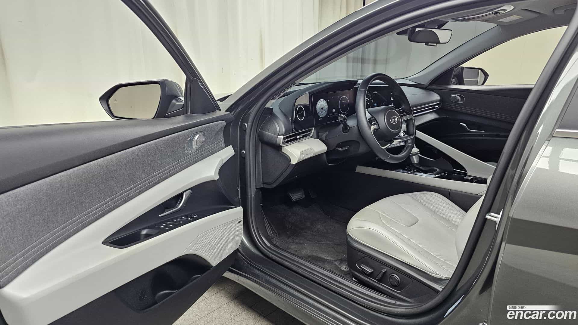 AVANTE Hyundai 2021.11-INNER-010