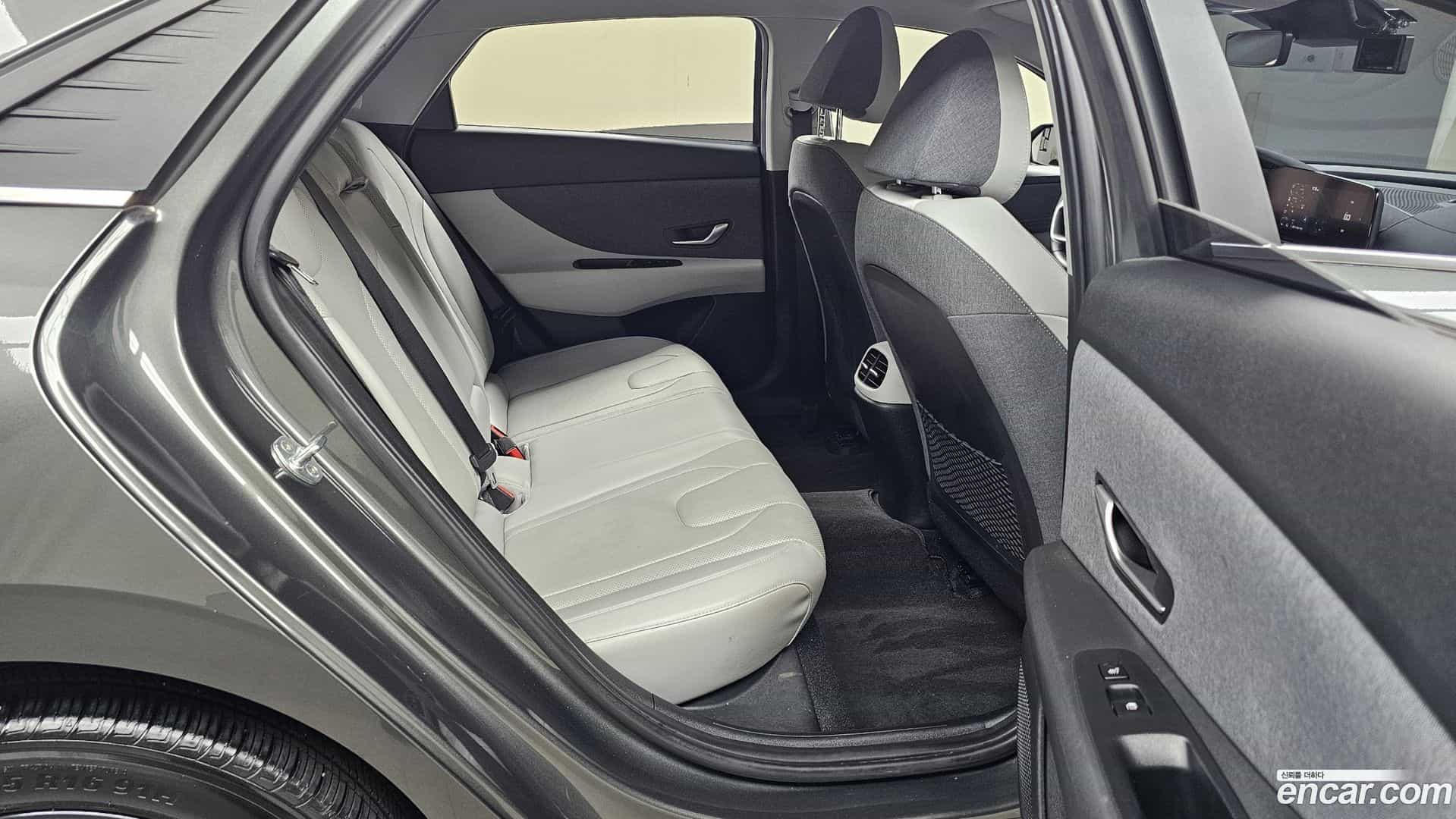 AVANTE Hyundai 2021.11-OPTION-015